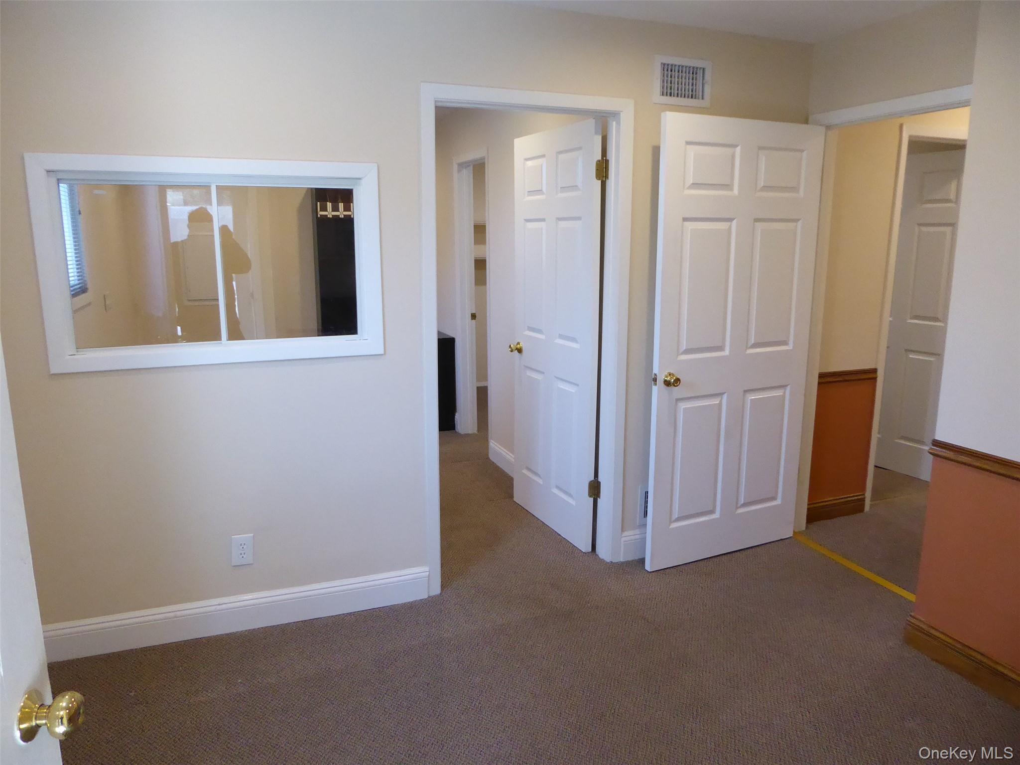 122 Forest Avenue, Unit Rear photo 4