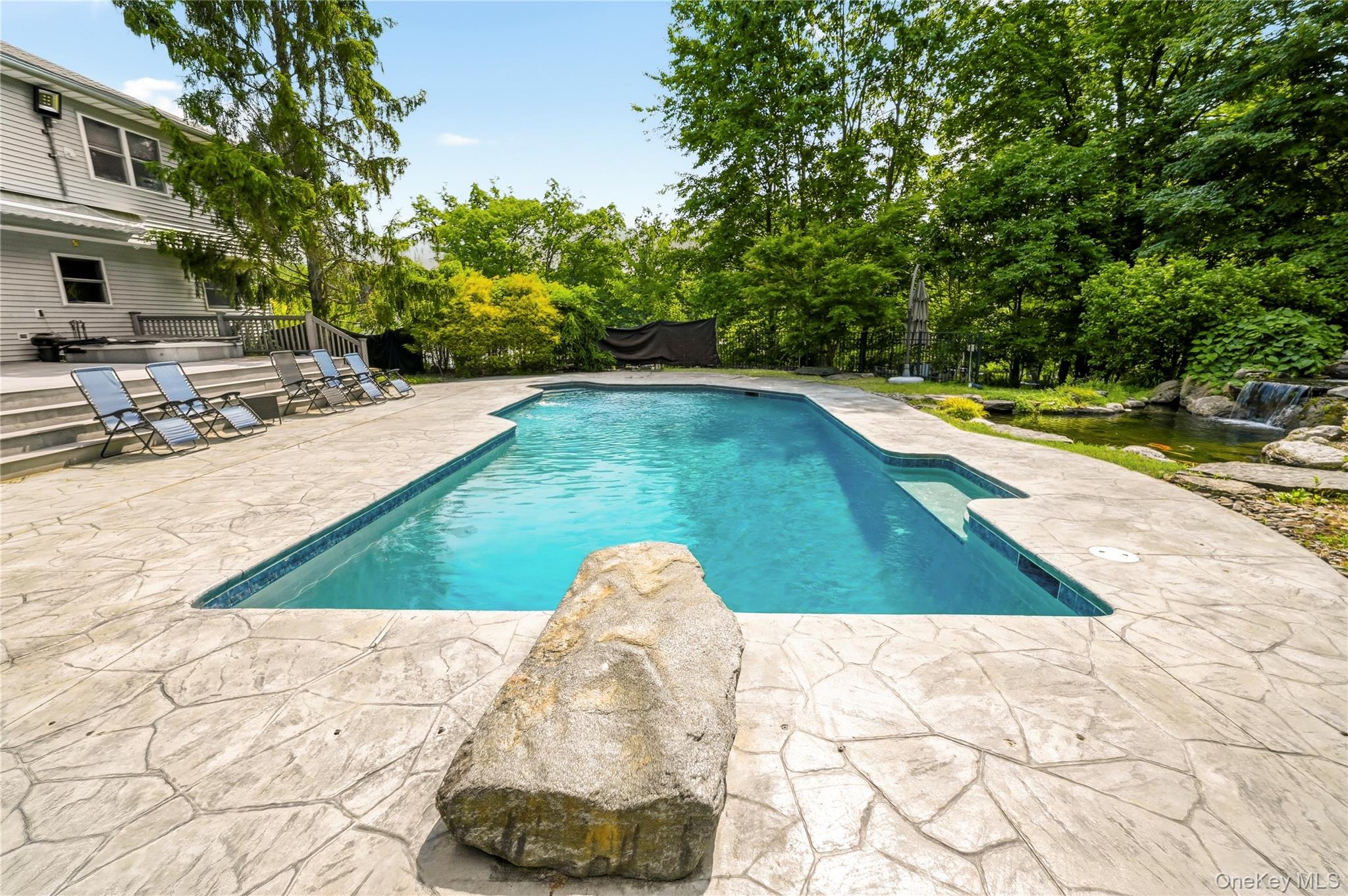 11 Country Hollow – For Sale photo 42