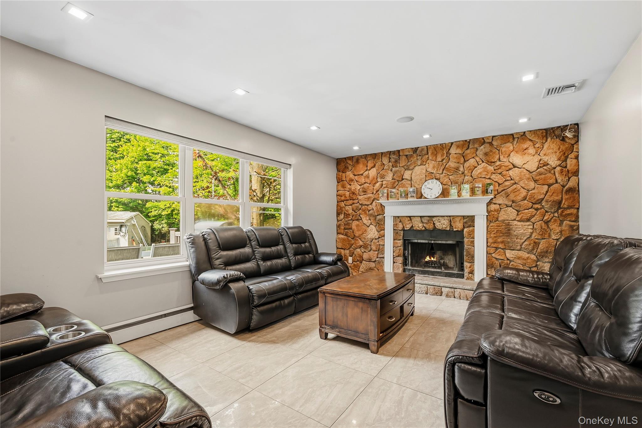 11 Country Hollow – For Sale photo 22