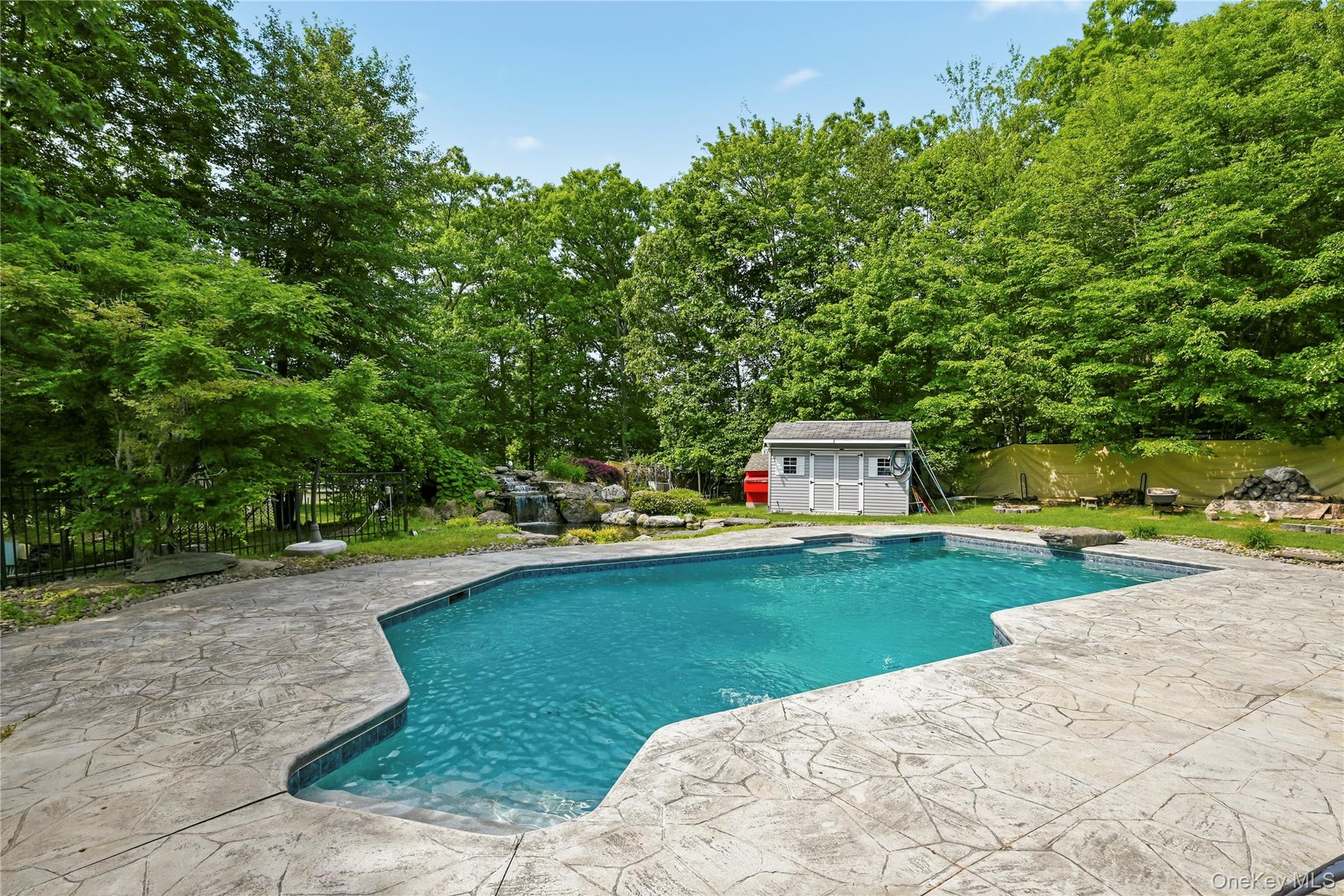 11 Country Hollow – For Sale photo 43