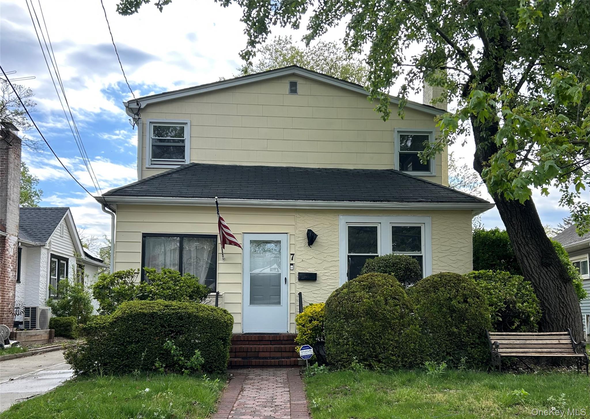 7 Bristol Street – For Sale