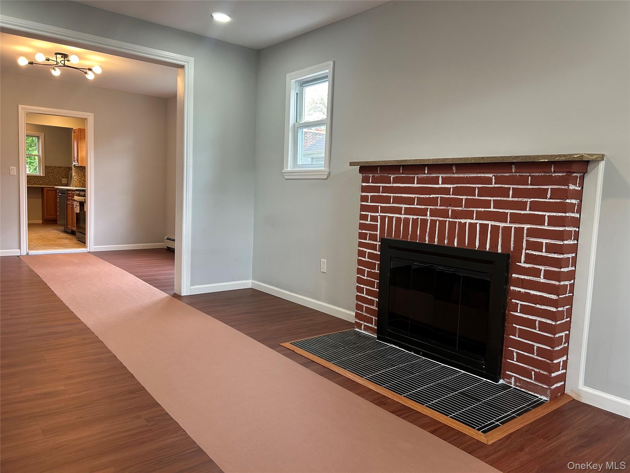 7 Bristol Street – For Sale photo 2
