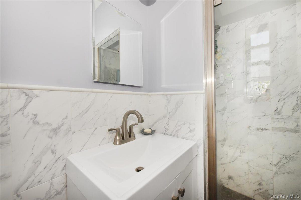 143-50 Hoover Avenue, Unit 416 photo 11