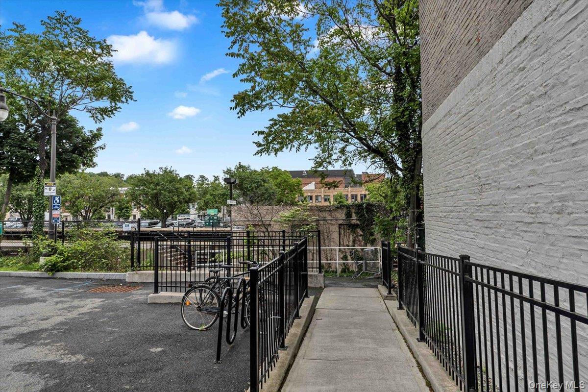 100 Parkway Road, Unit 4C photo 17