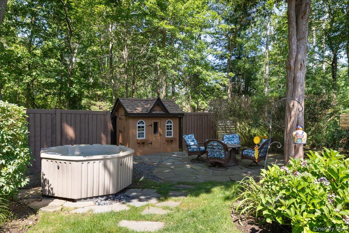 595 Greenfields Lane – For Sale photo 32