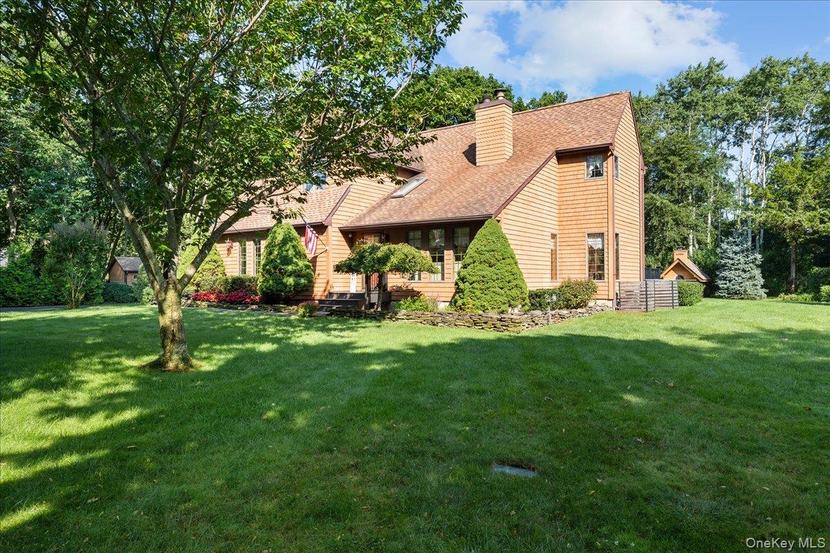 595 Greenfields Lane – For Sale