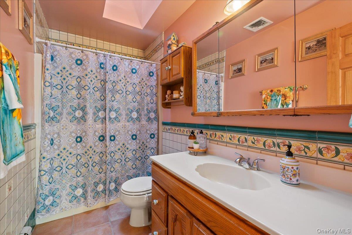 595 Greenfields Lane – For Sale photo 14