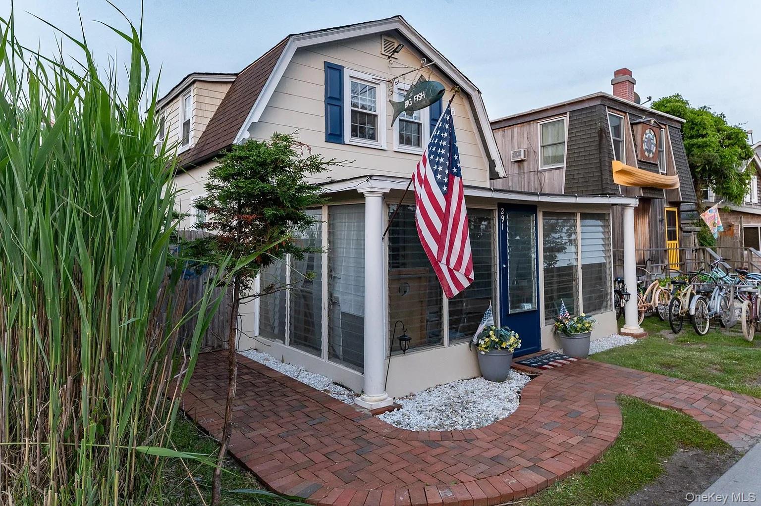 291 Cottage Walk – For Sale