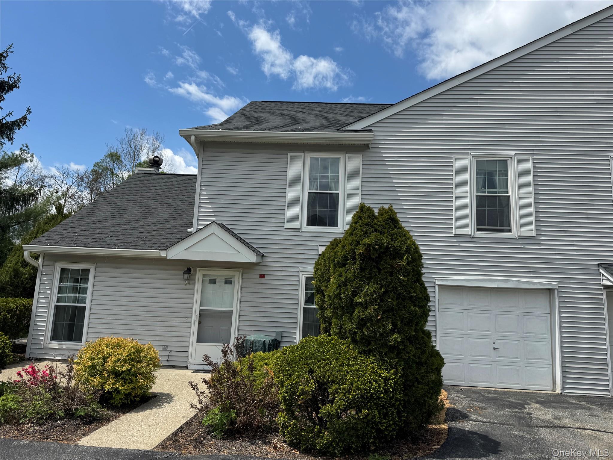 24 Olde Wagon Road – For Sale photo 2