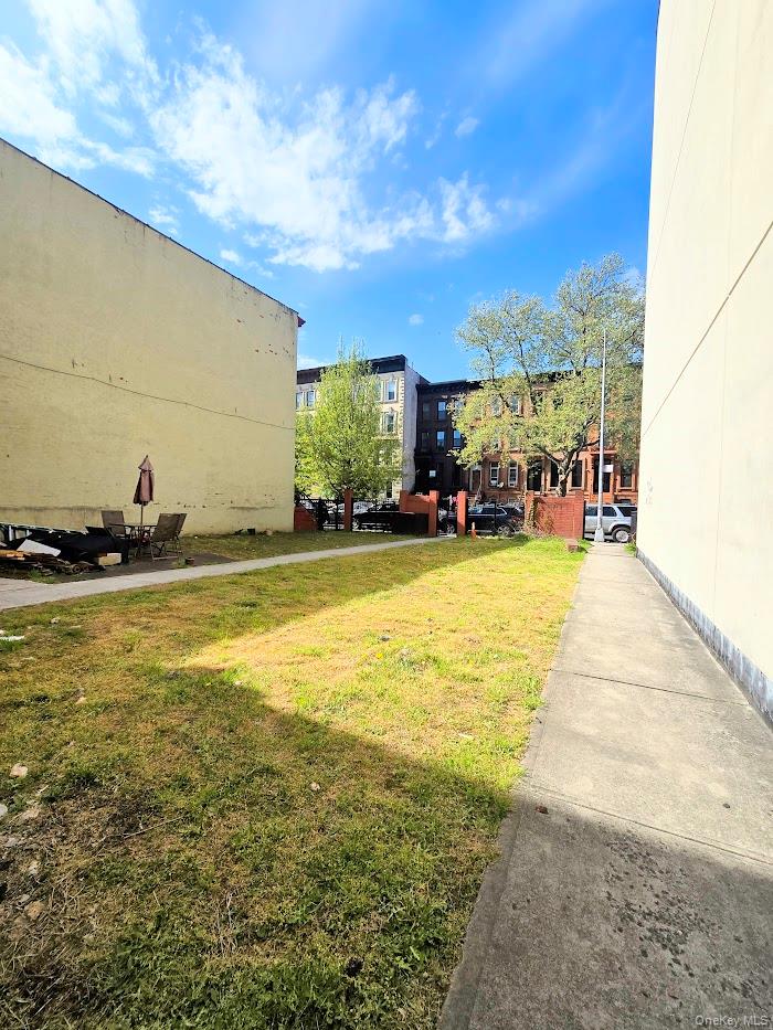 474 Hancock Street – For Sale