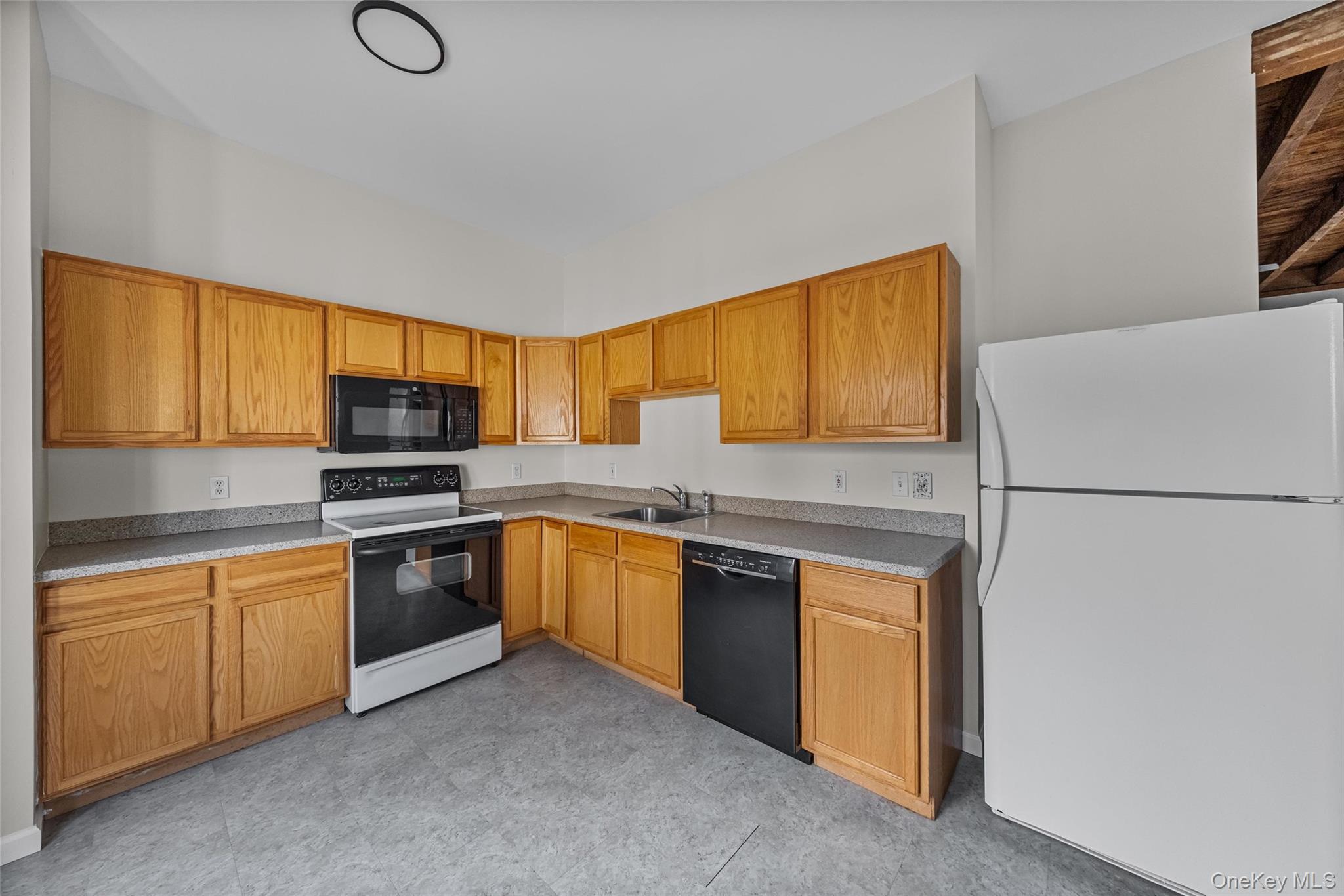 1-18 Willow Way, Unit 7 photo 20