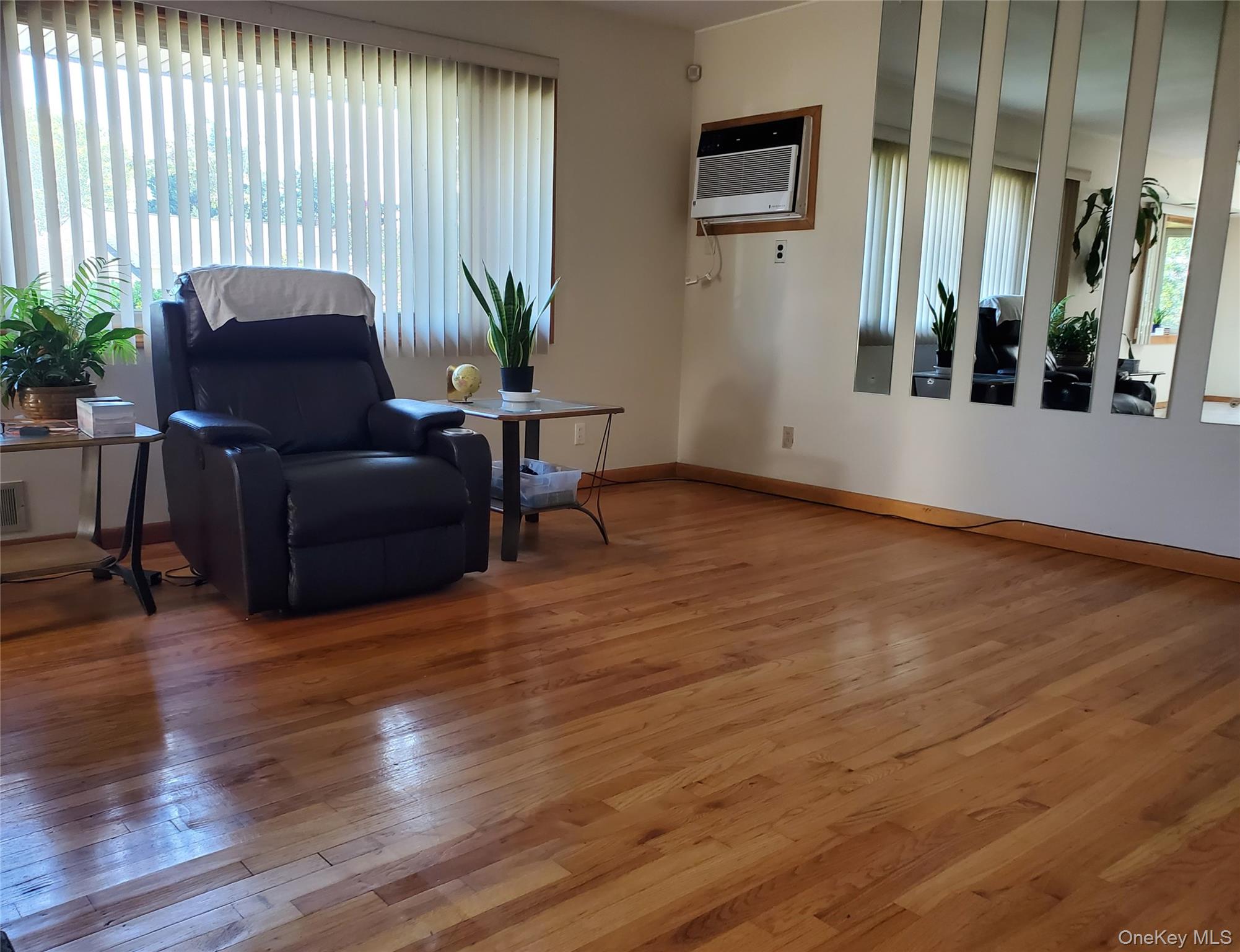 5 Columbia Road – For Sale photo 2