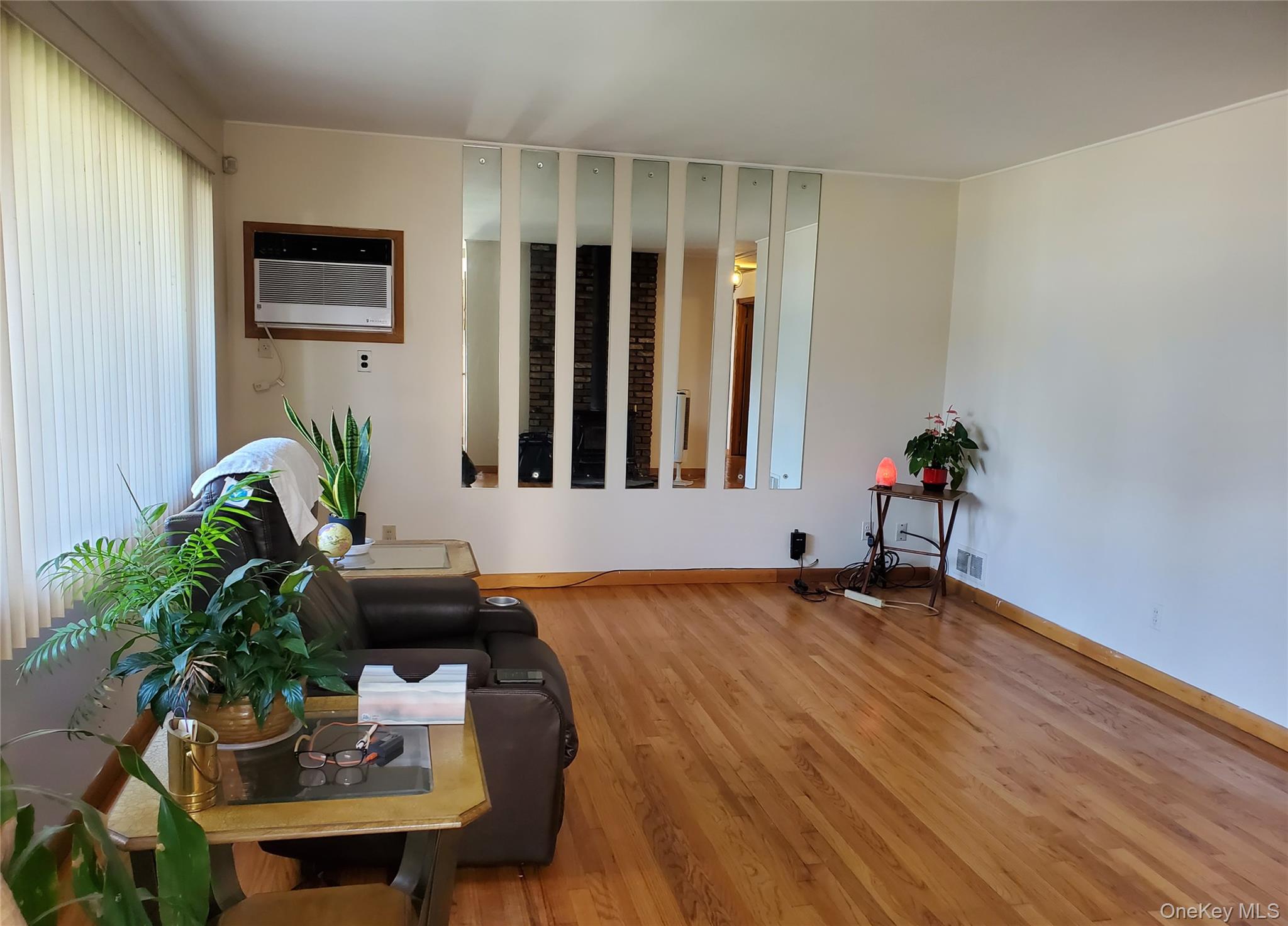 5 Columbia Road – For Sale photo 3