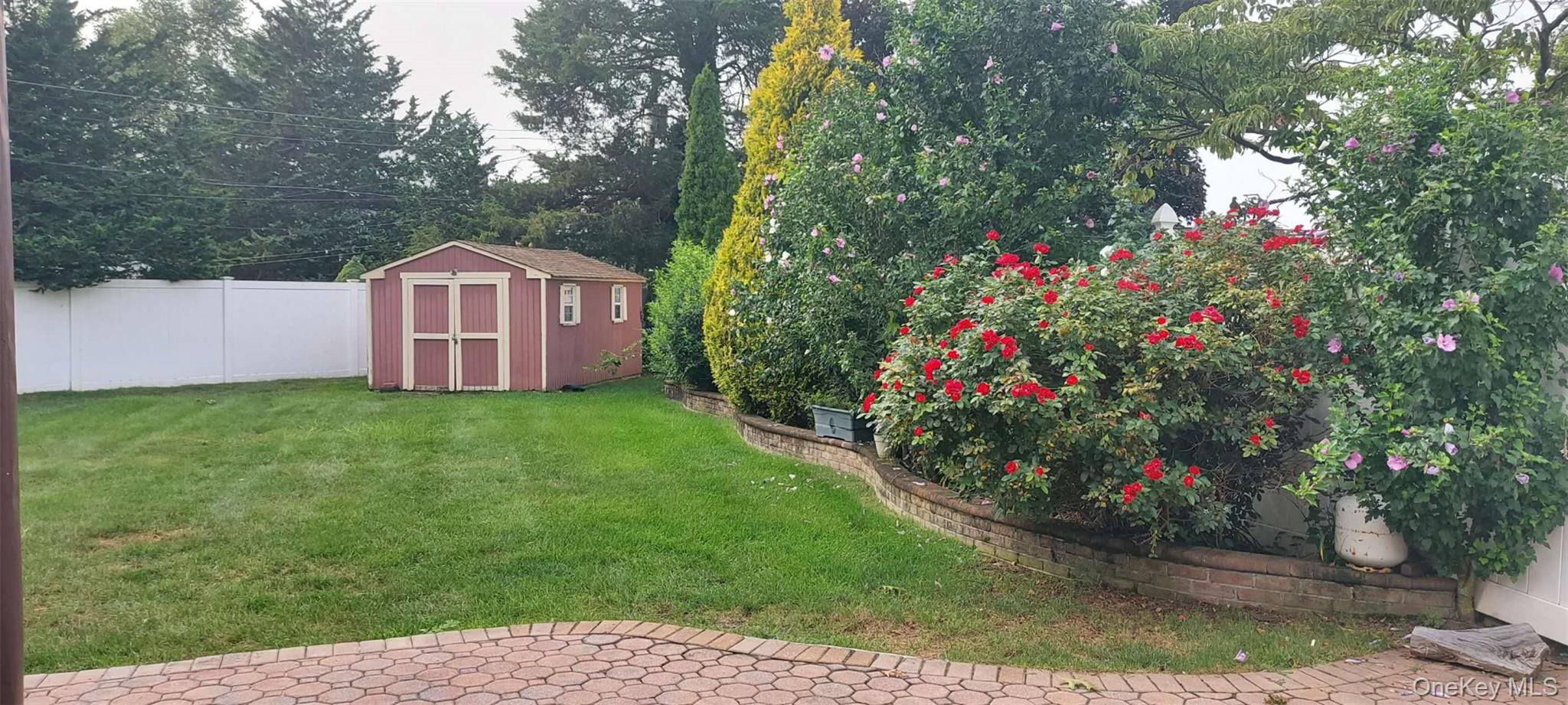 5 Columbia Road – For Sale photo 23