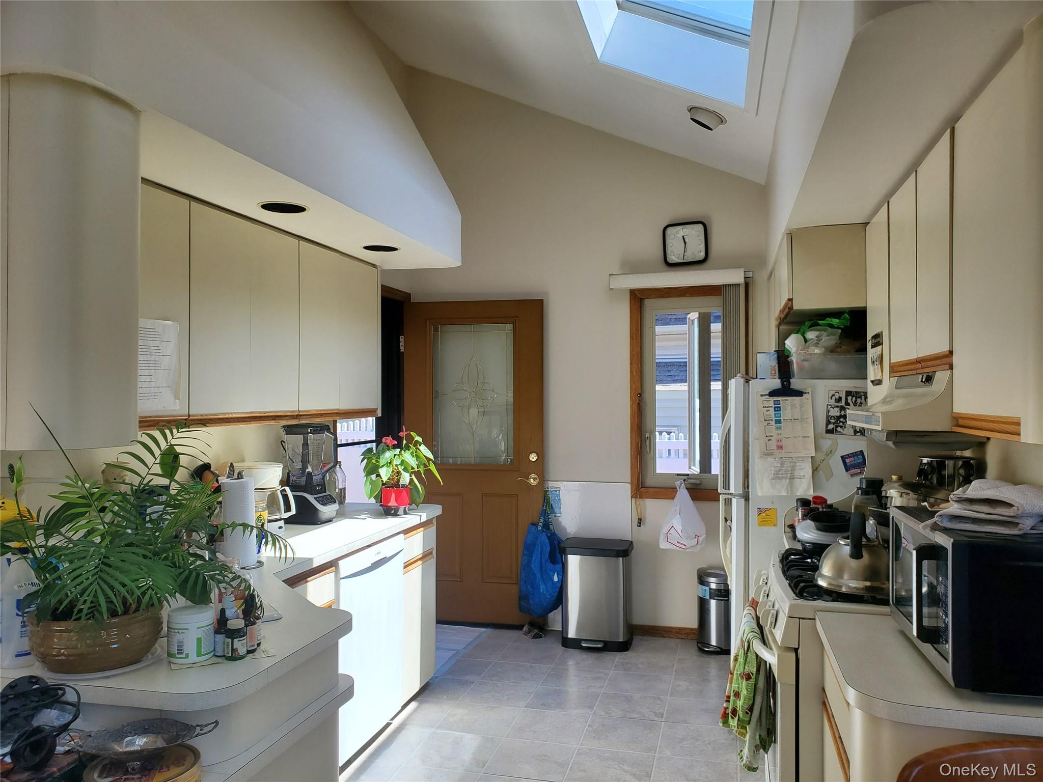 5 Columbia Road – For Sale photo 7