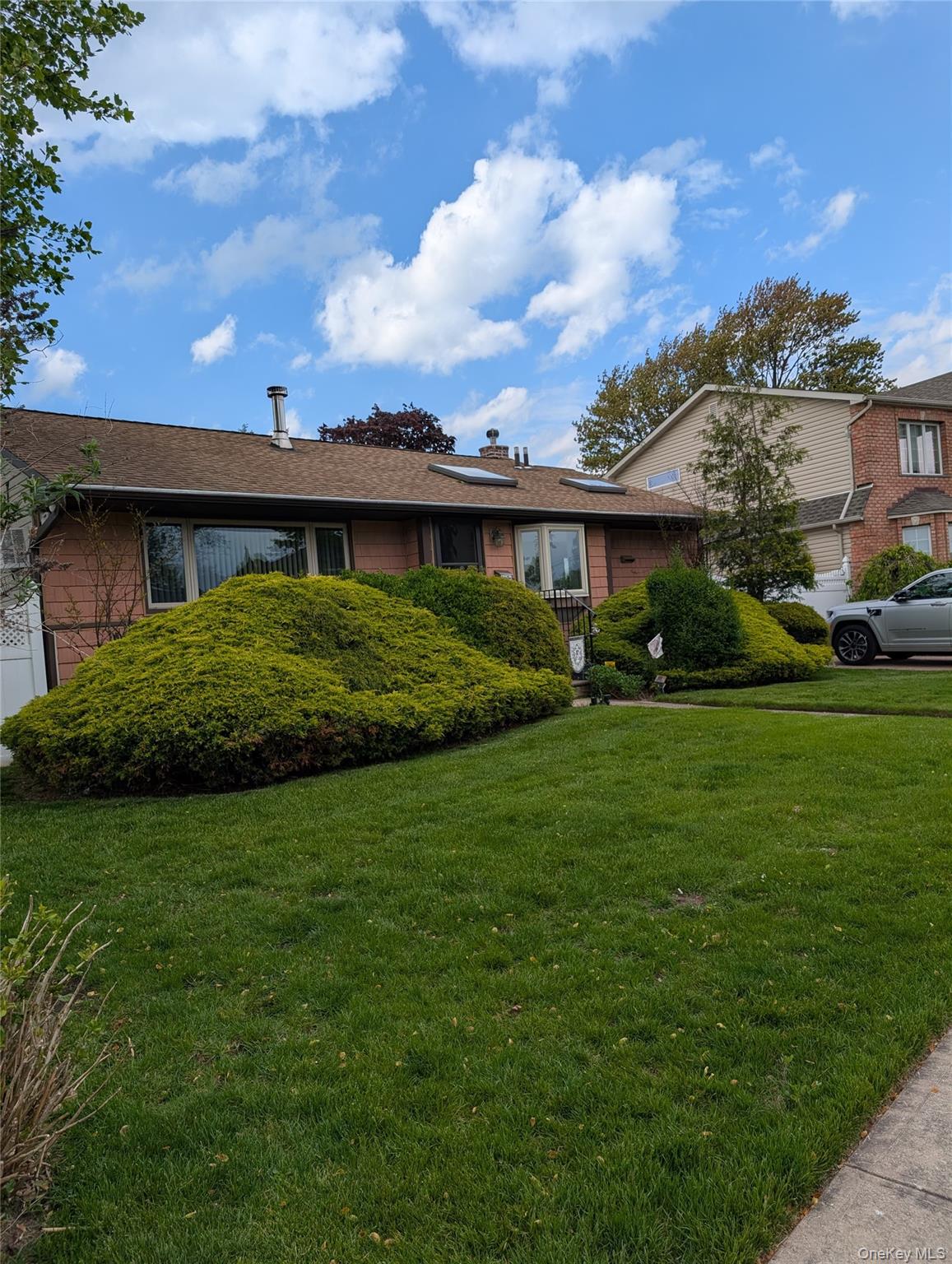 5 Columbia Road – For Sale