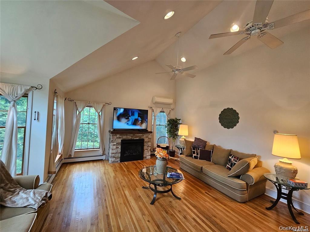 10 Phyllis Road – For Sale photo 4