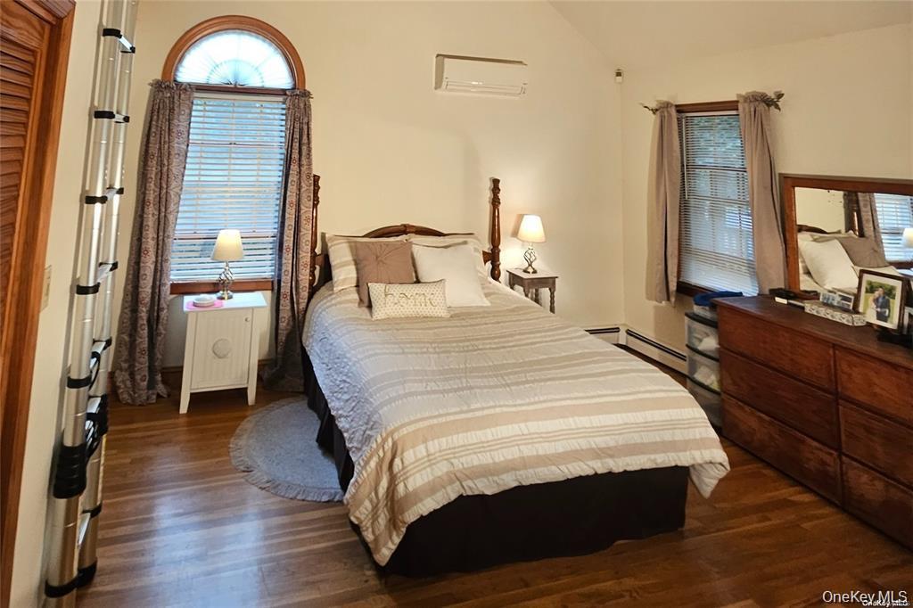10 Phyllis Road – For Sale photo 11