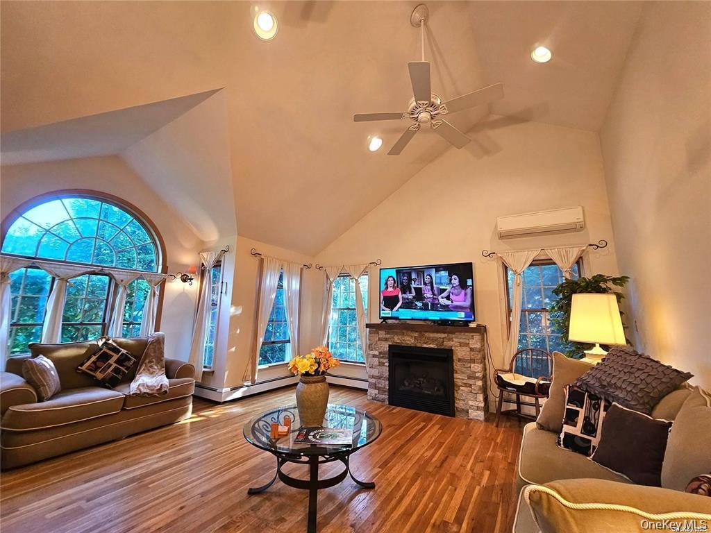 10 Phyllis Road – For Sale photo 3