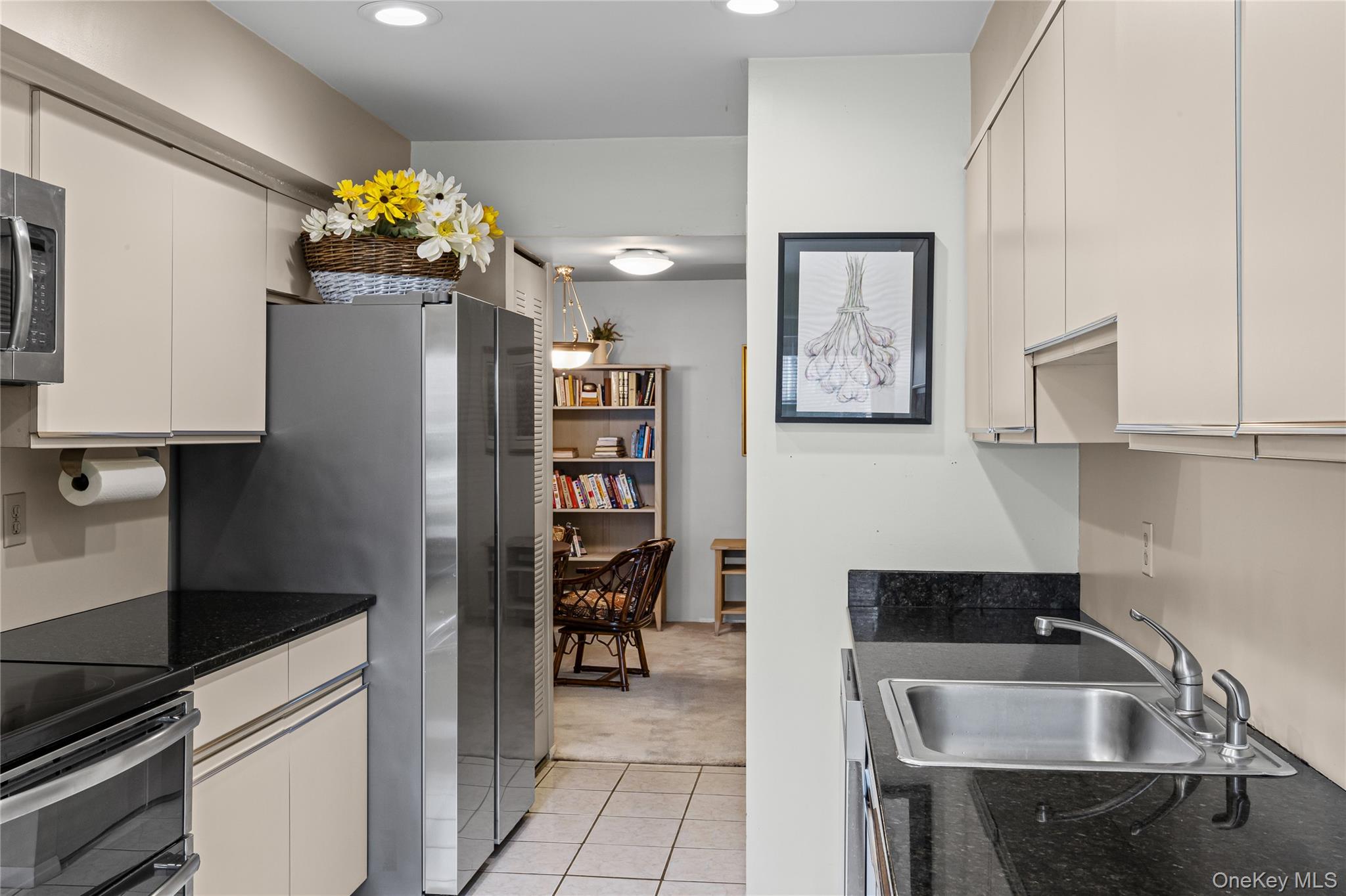 99 S Park Avenue  Ave, Unit 28 photo 4