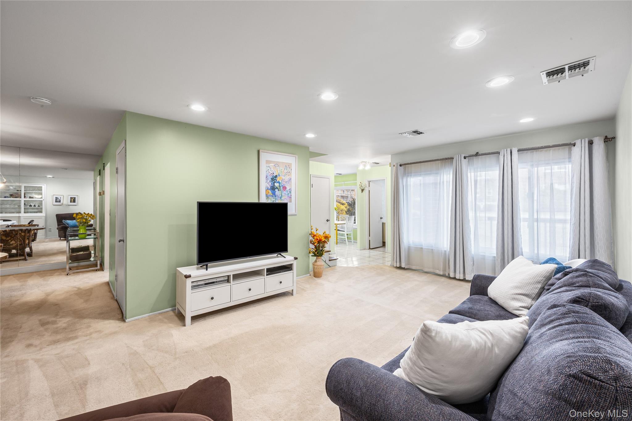 99 S Park Avenue  Ave, Unit 28 photo 12