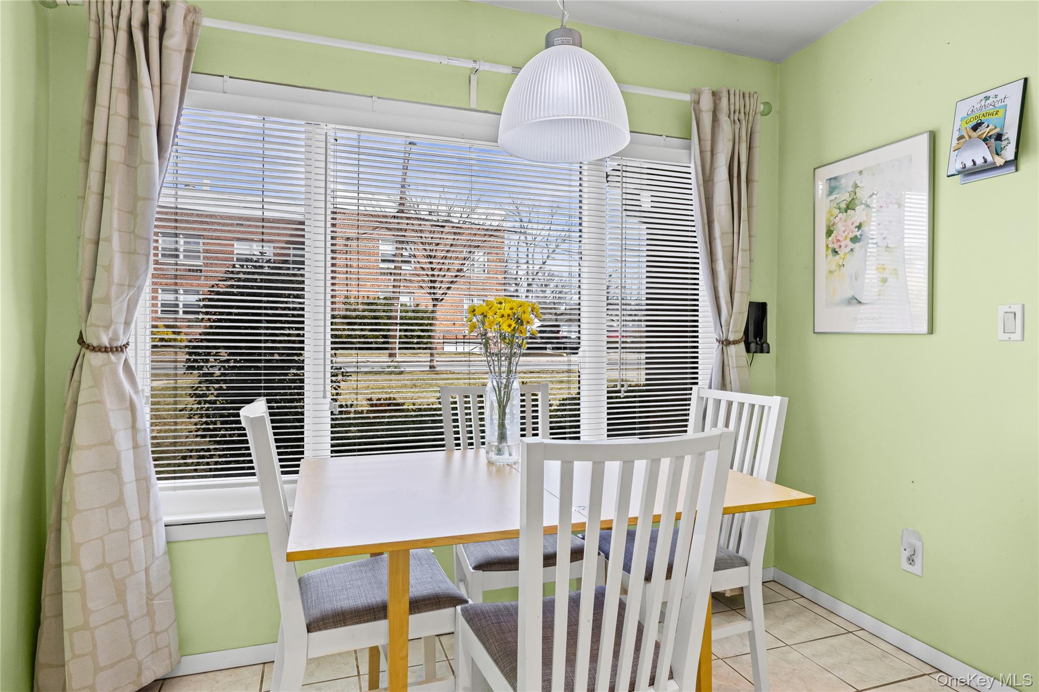 99 S Park Avenue  Ave, Unit 28 photo 5