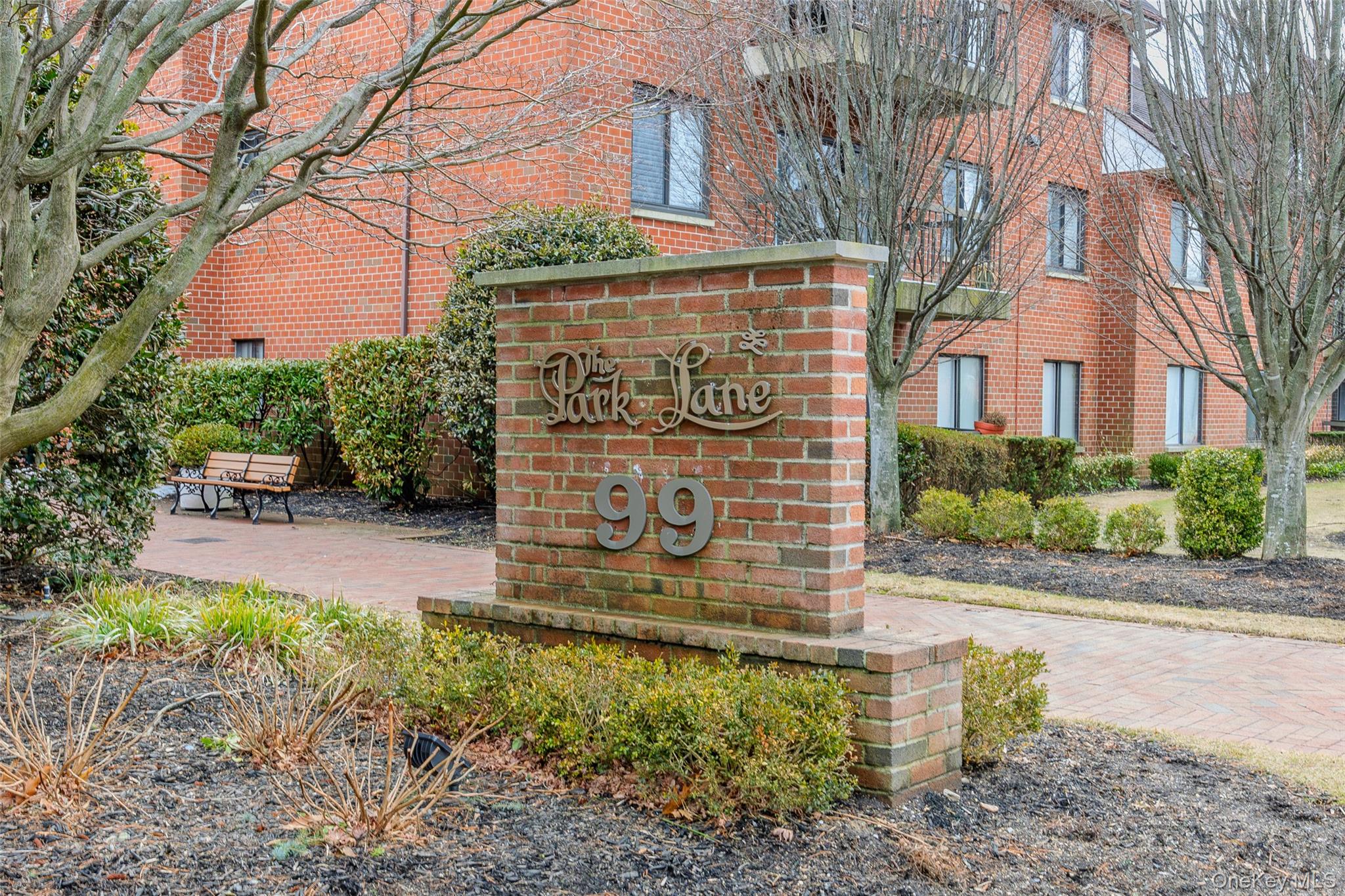 99 S Park Avenue  Ave, Unit 28 photo 2