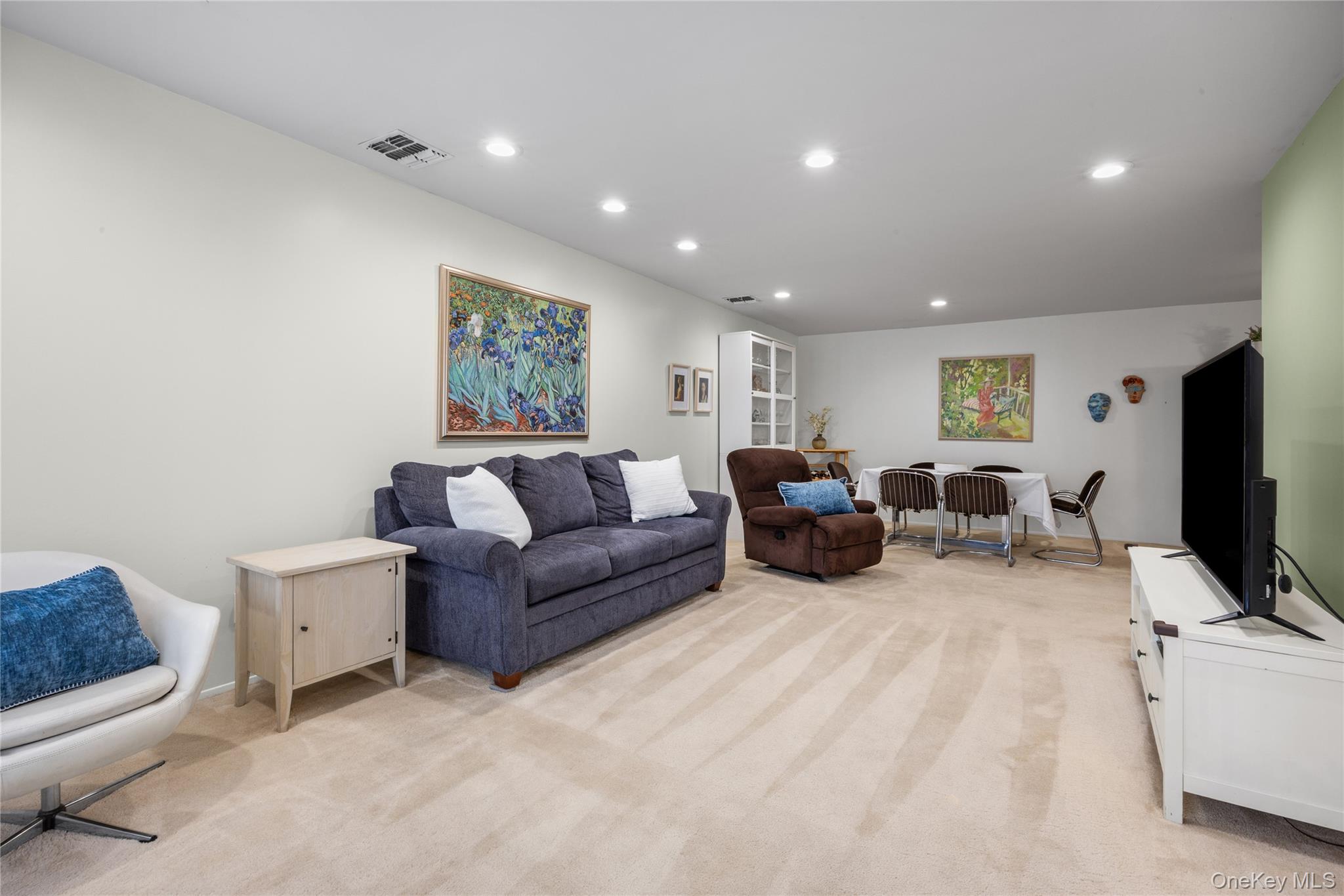 99 S Park Avenue  Ave, Unit 28 photo 14
