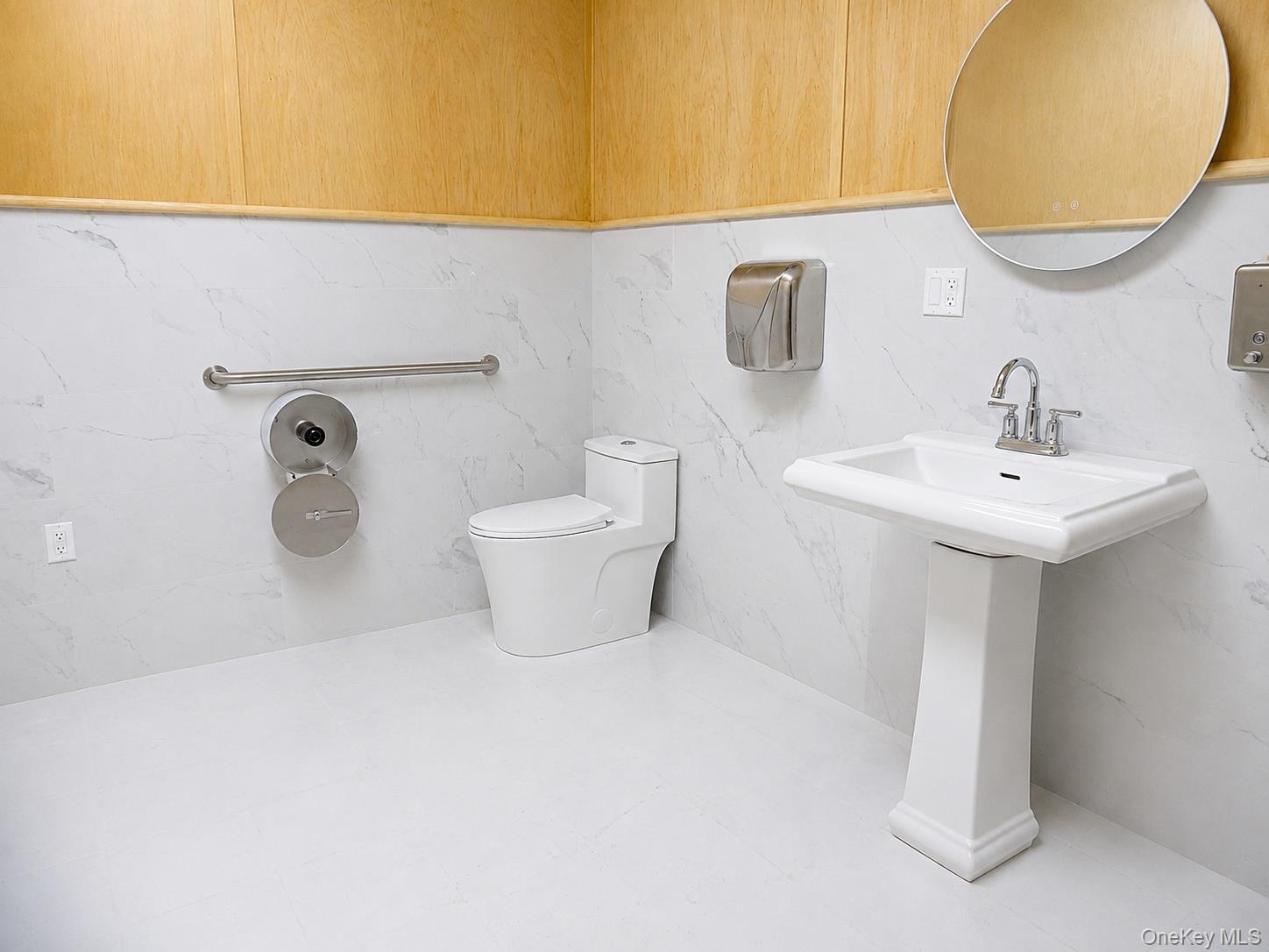 363 E Broadway – For Rent photo 7