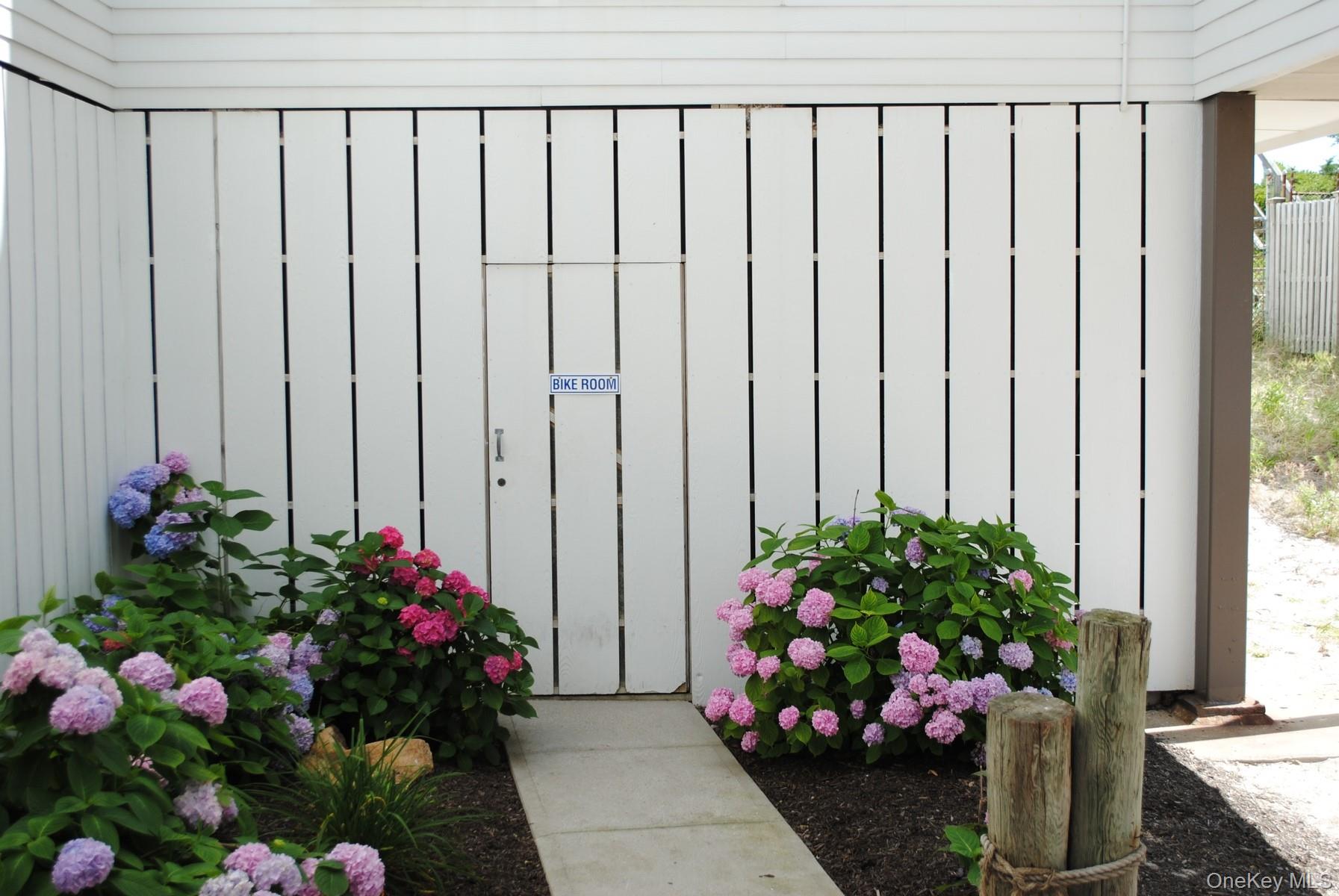 260 Dune Road, Unit 89 photo 22