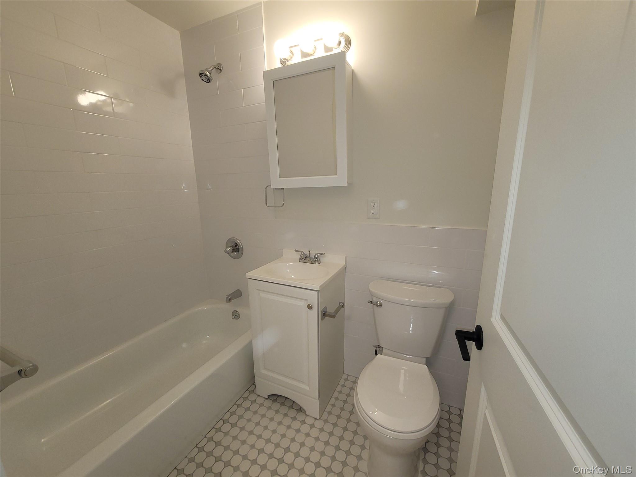 671 Bronx River Road, Unit 4N photo 4