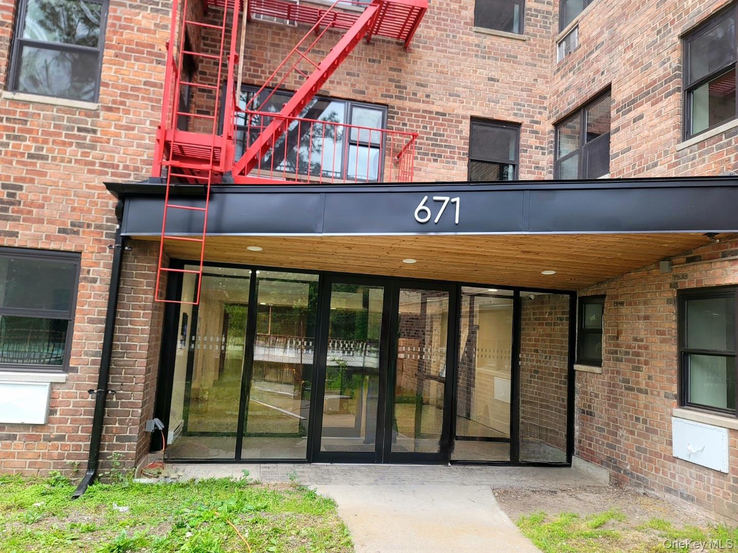 671 Bronx River Road, Unit 4N