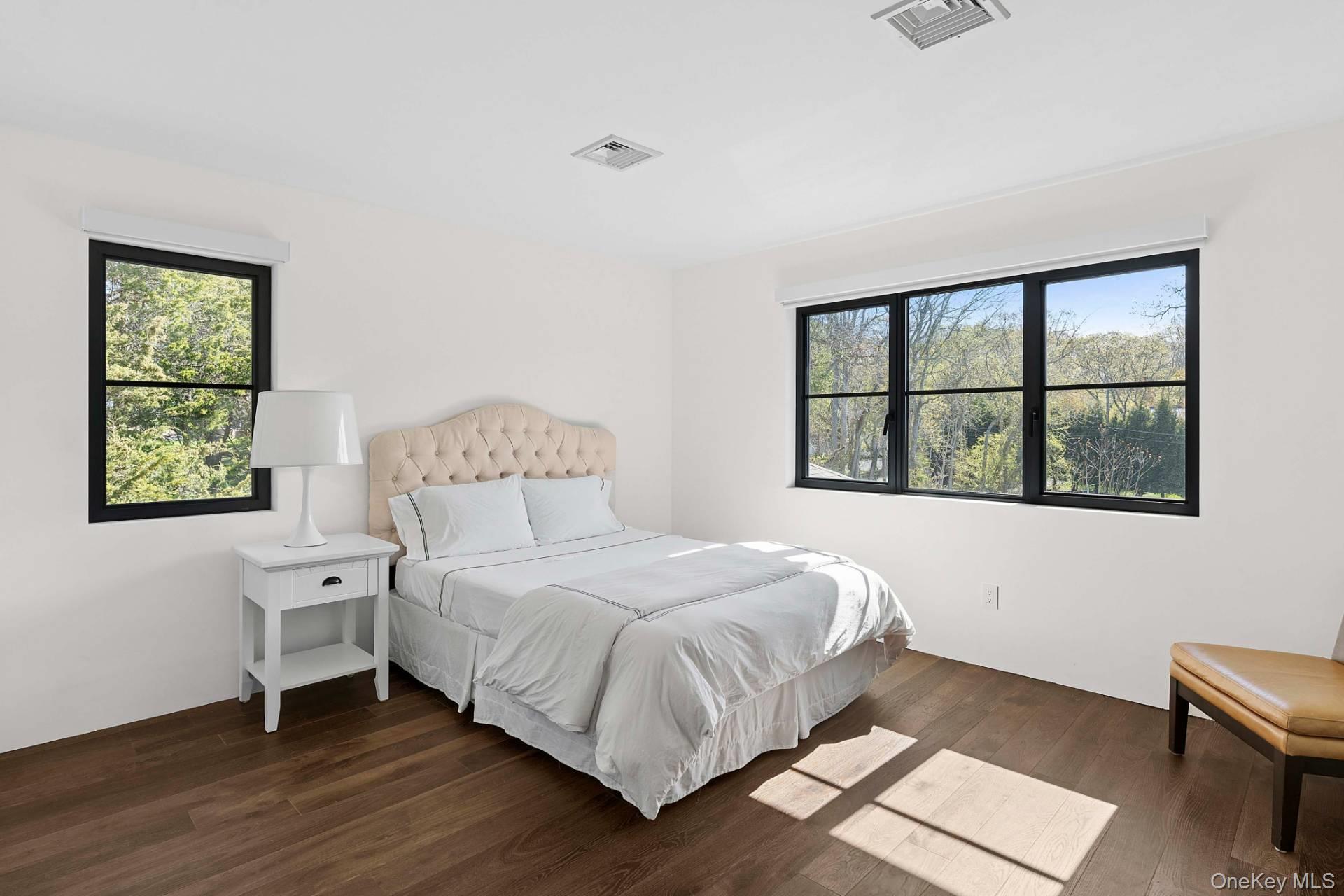 15 Atterbury Road – For Rent photo 19