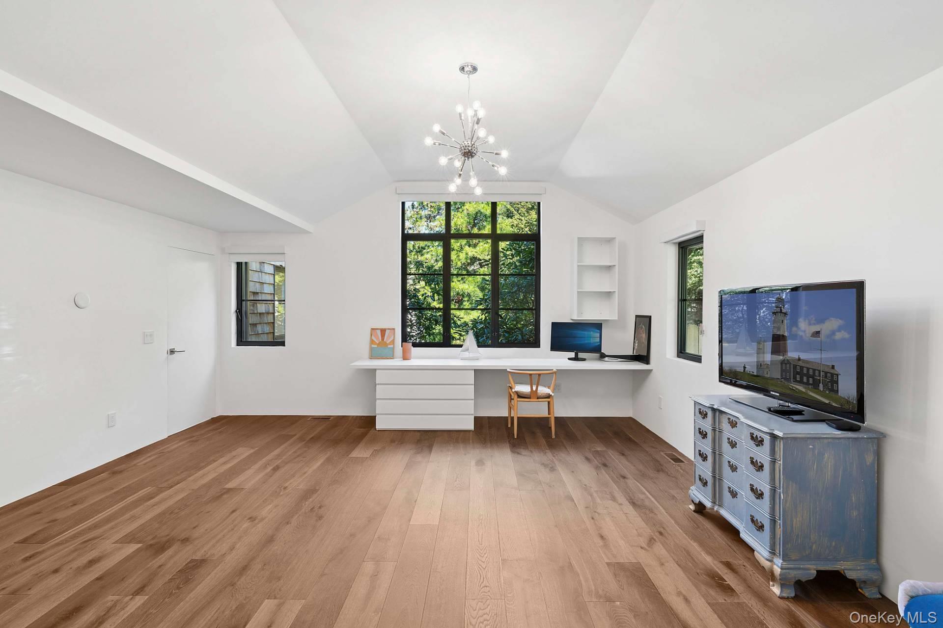 15 Atterbury Road – For Rent photo 9