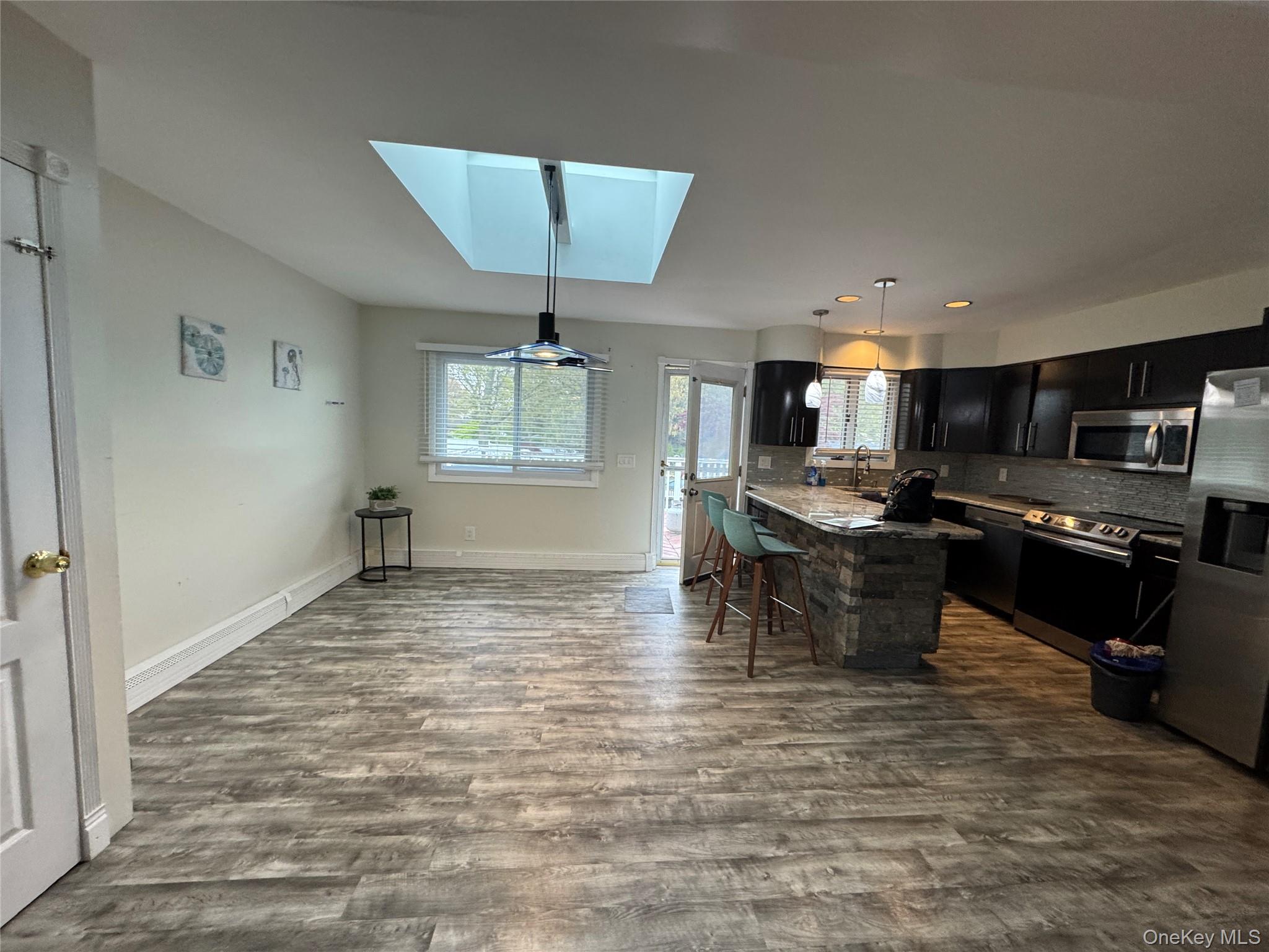 11 Oak Place – For Rent photo 3