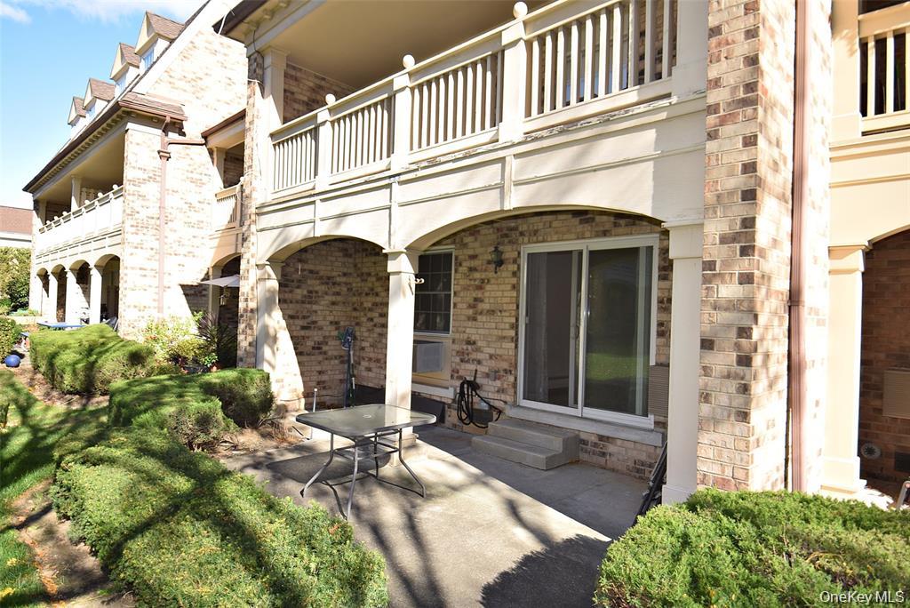 12-32 Diane Place, Unit 204 L photo 11
