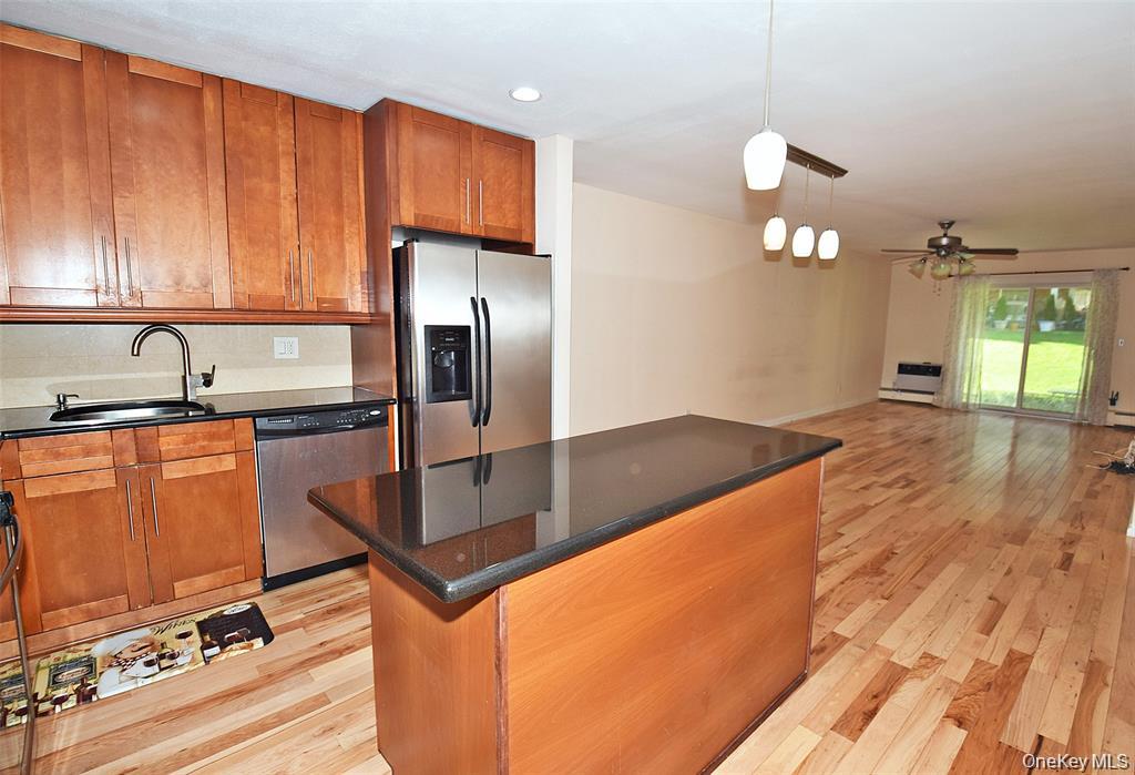 12-32 Diane Place, Unit 204 L photo 4