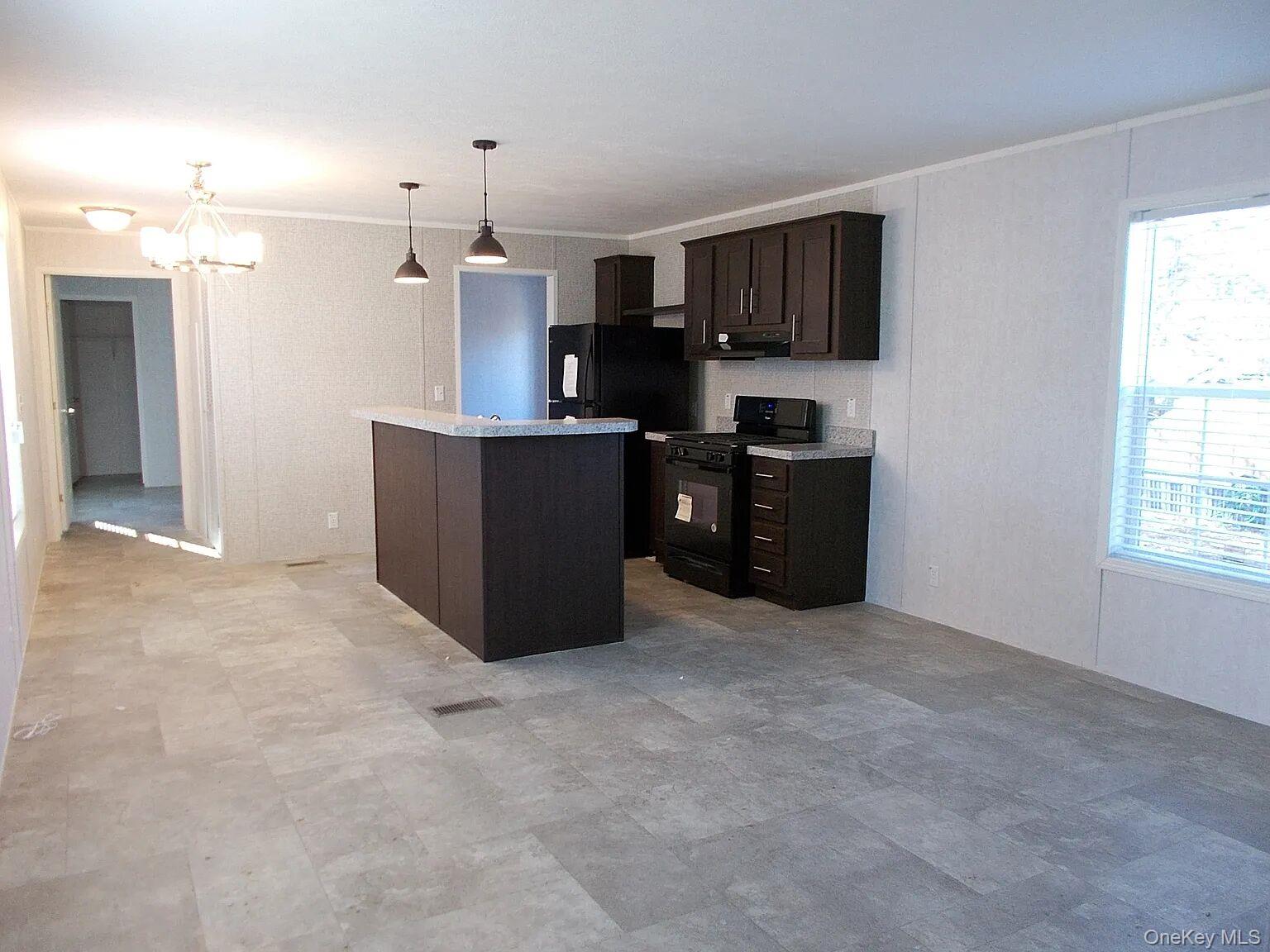33 Tiger Lily Drive – For Sale photo 2