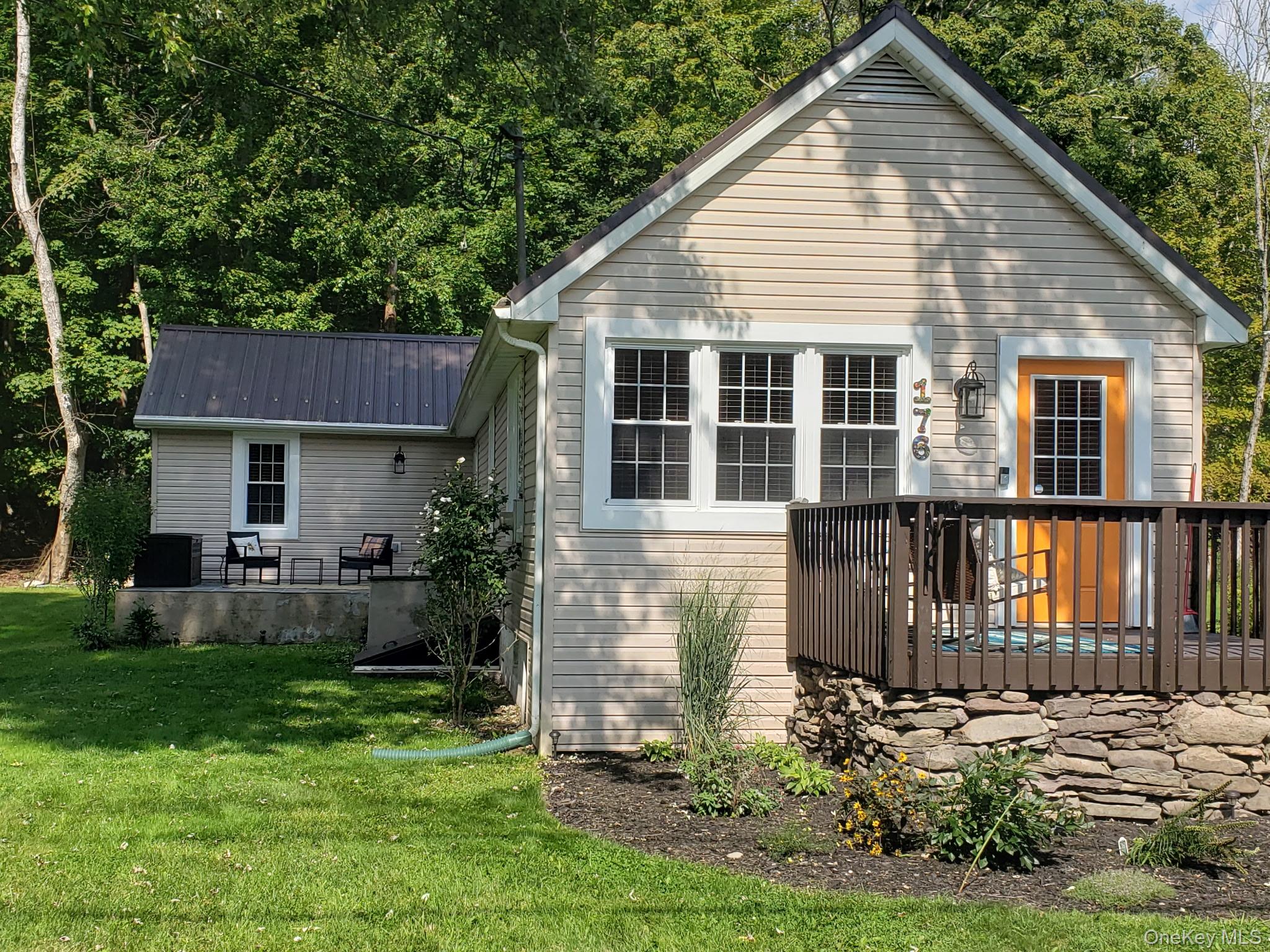 176 Mountaindale Park Road – For Sale photo 2