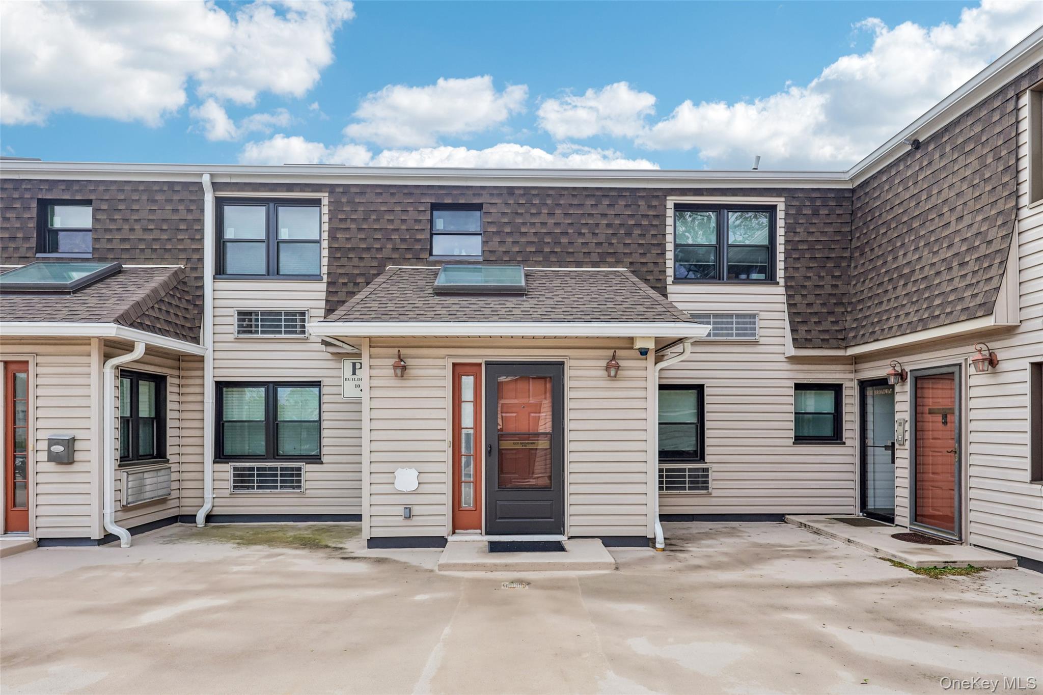 1331 Broadway, Unit P 10/11