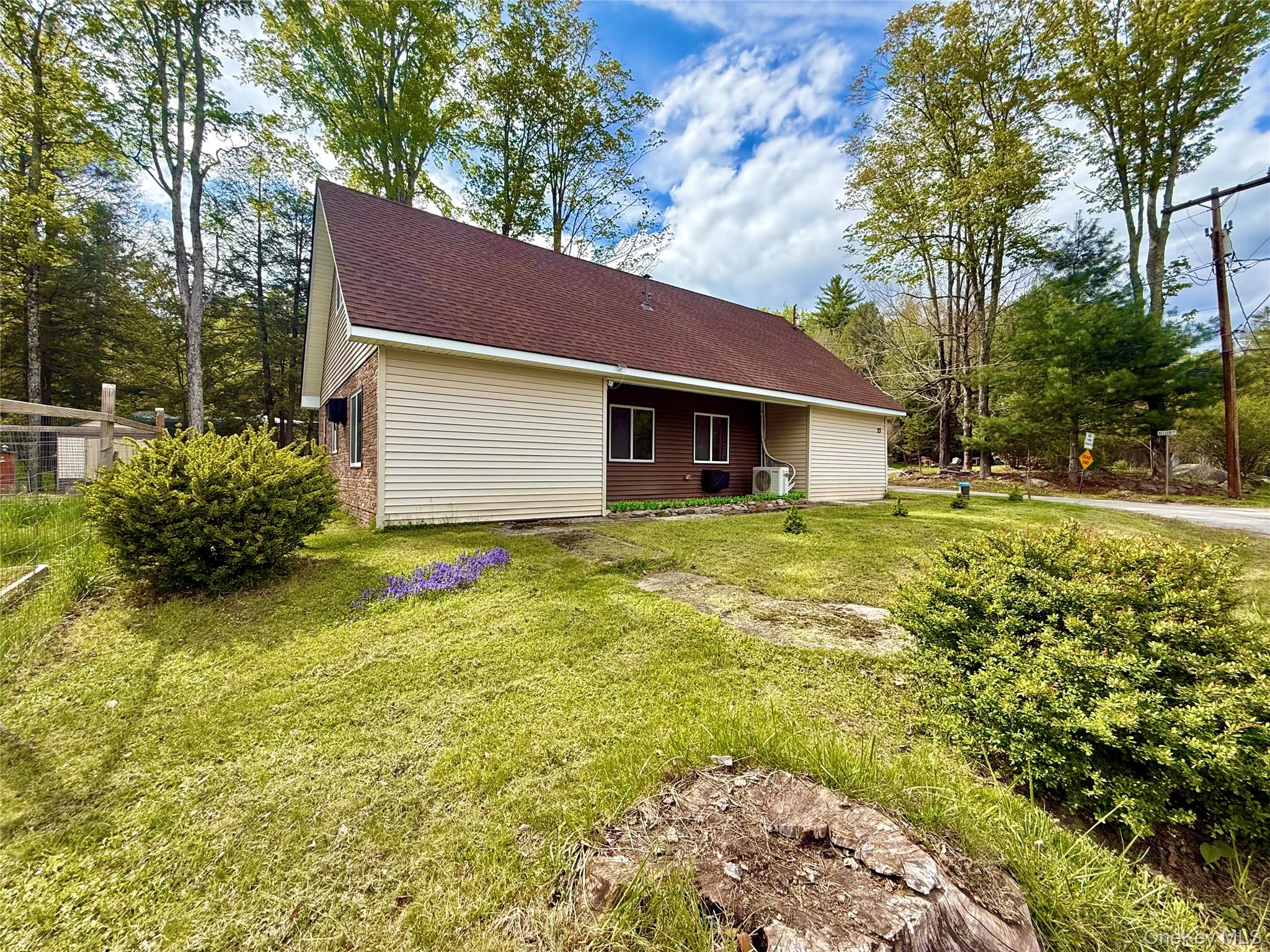 23 Woodland Way – For Sale