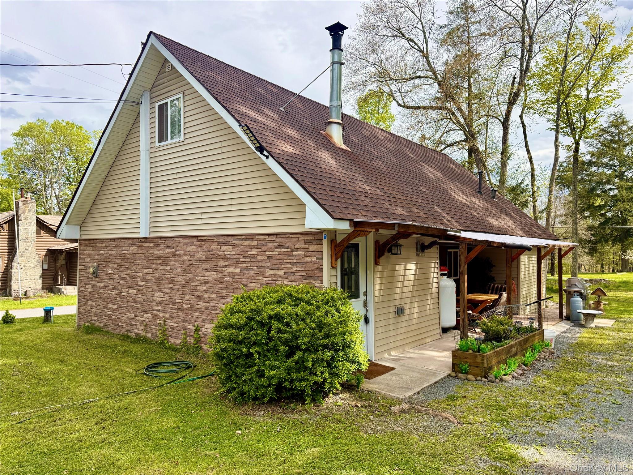 23 Woodland Way – For Sale photo 2