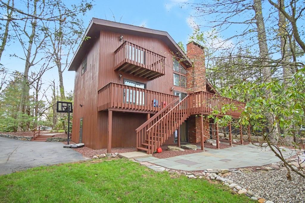 116 Lake Shore Drive W – For Sale photo 2
