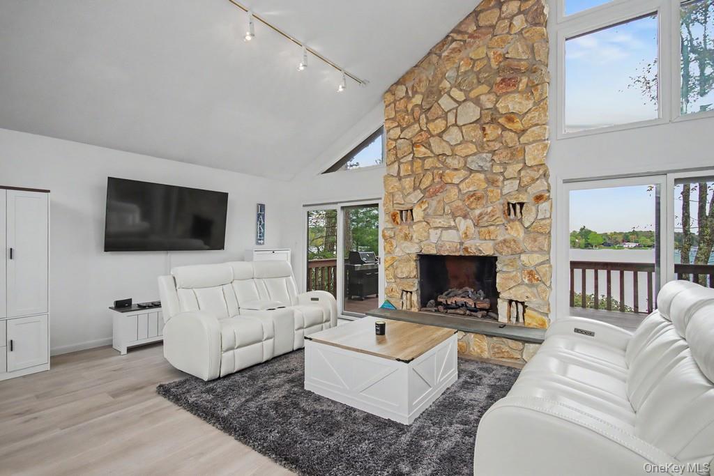 116 Lake Shore Drive W – For Sale photo 21
