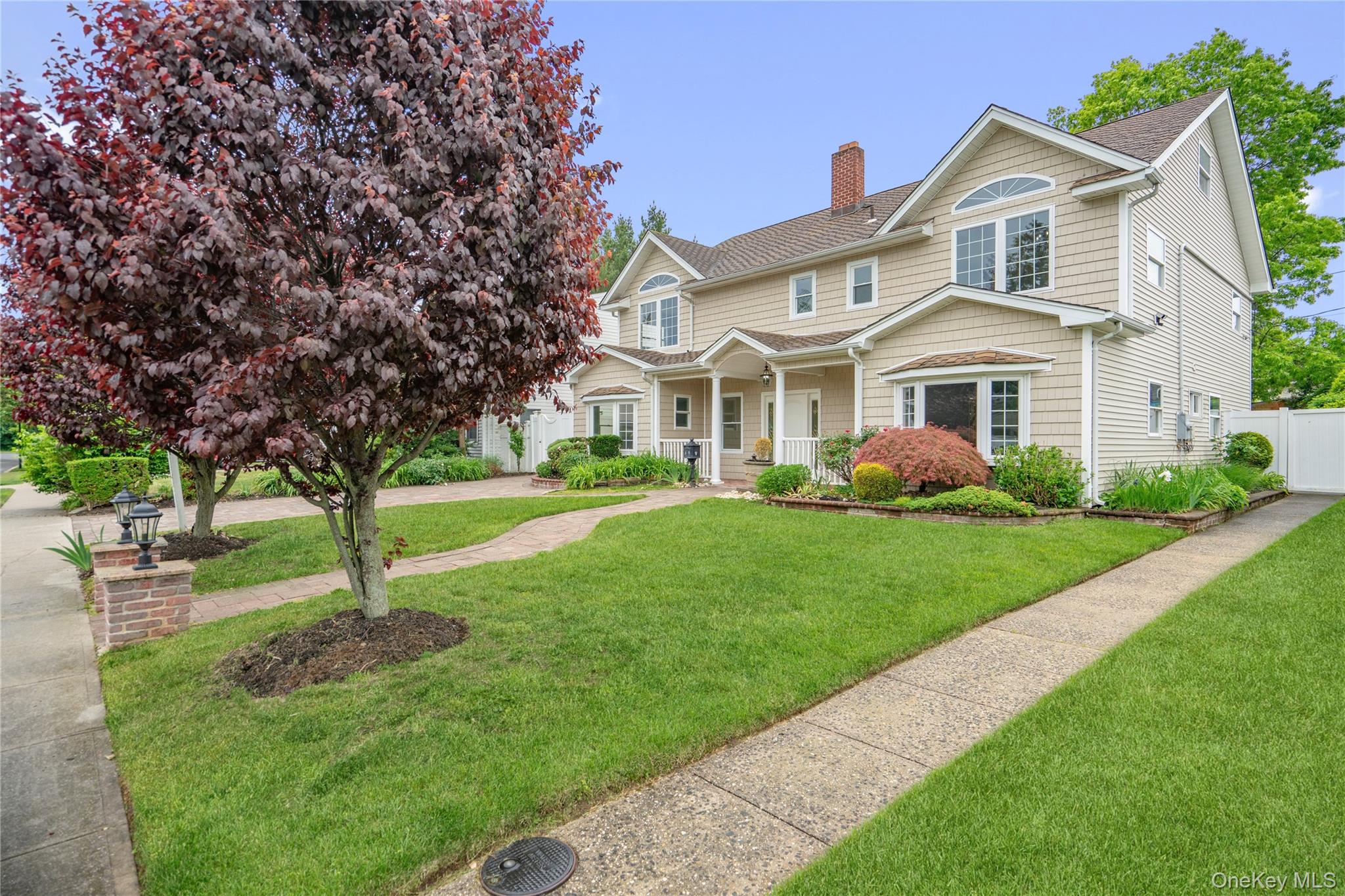 244 water Lane S – For Sale photo 2