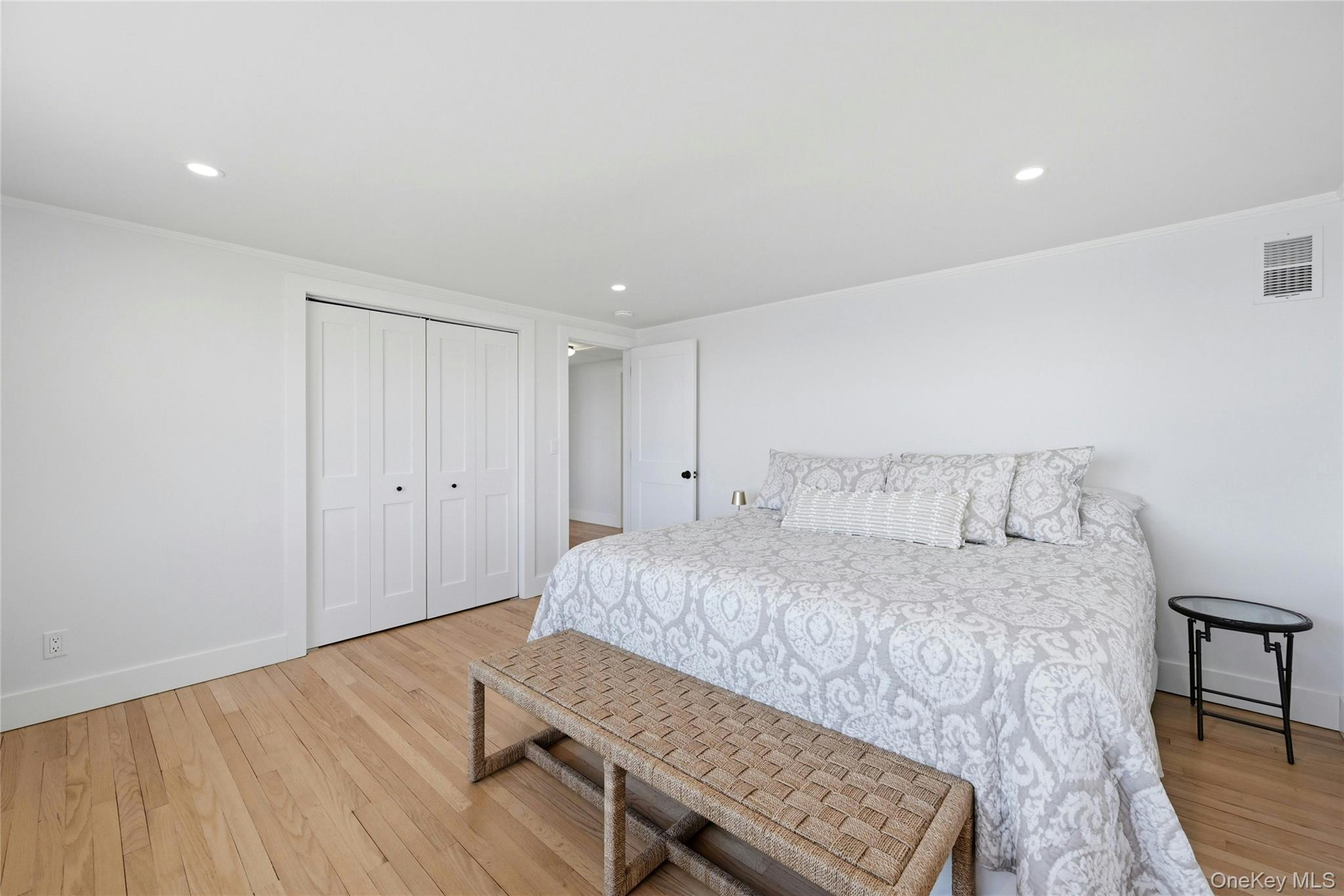 8908 Peconic Bay Boulevard – For Rent photo 10