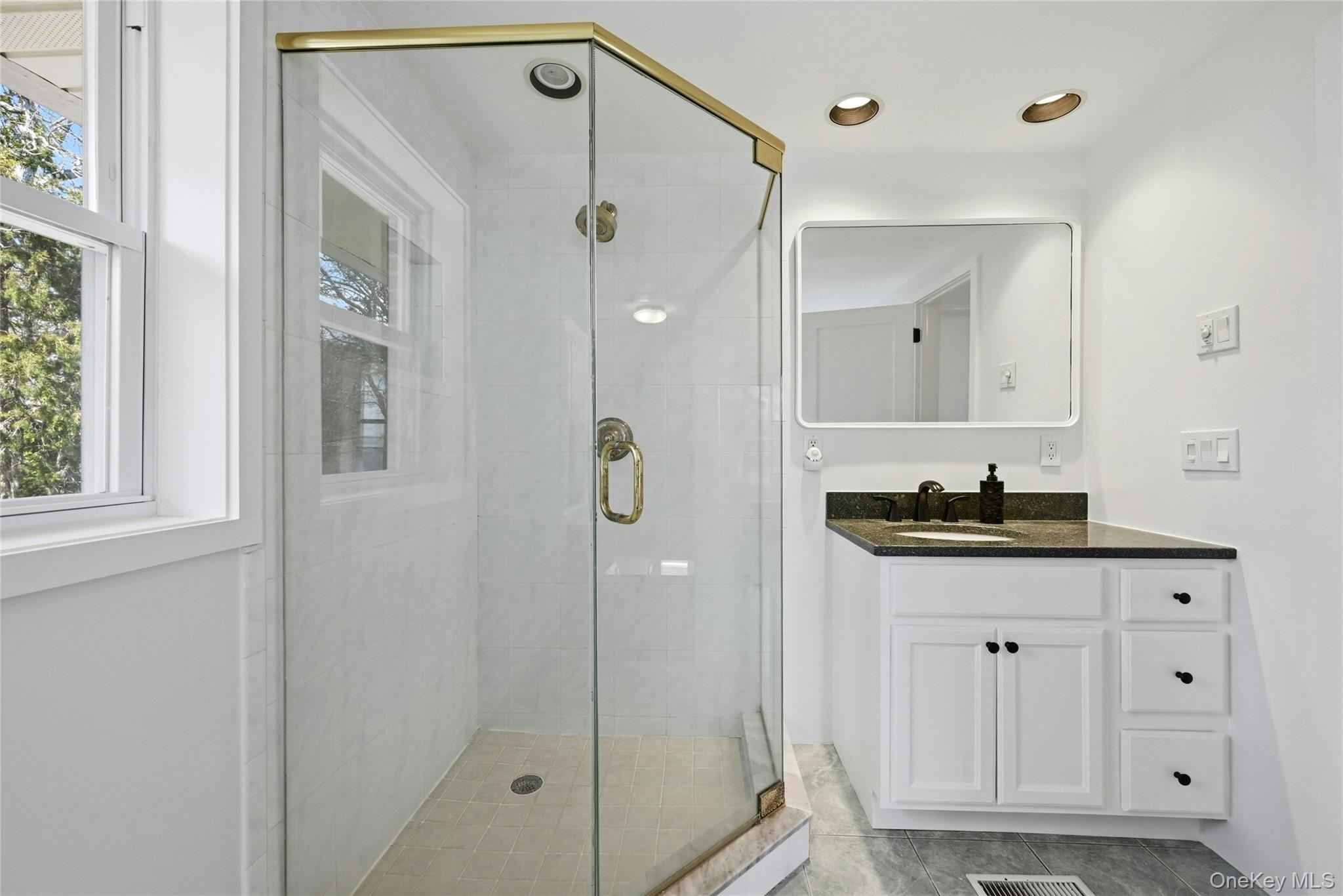 8908 Peconic Bay Boulevard – For Rent photo 12