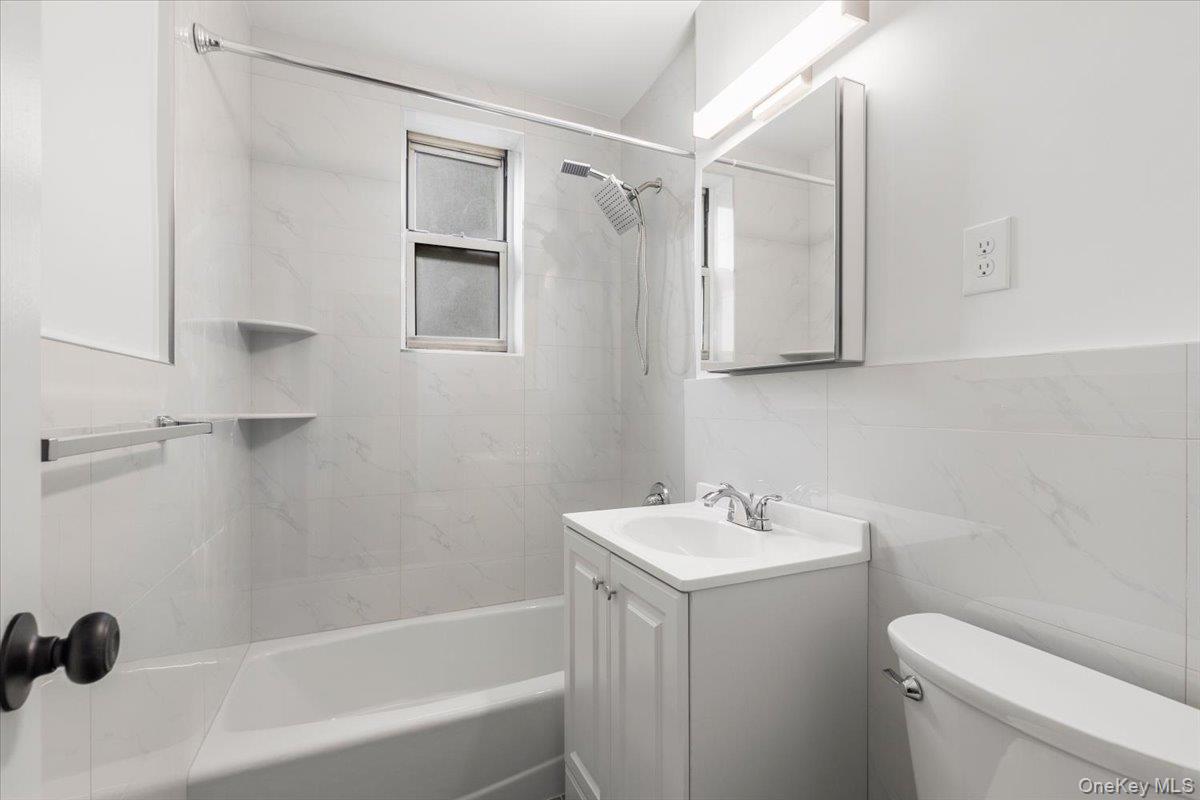 5645 Netherland Avenue, Unit 5C photo 15