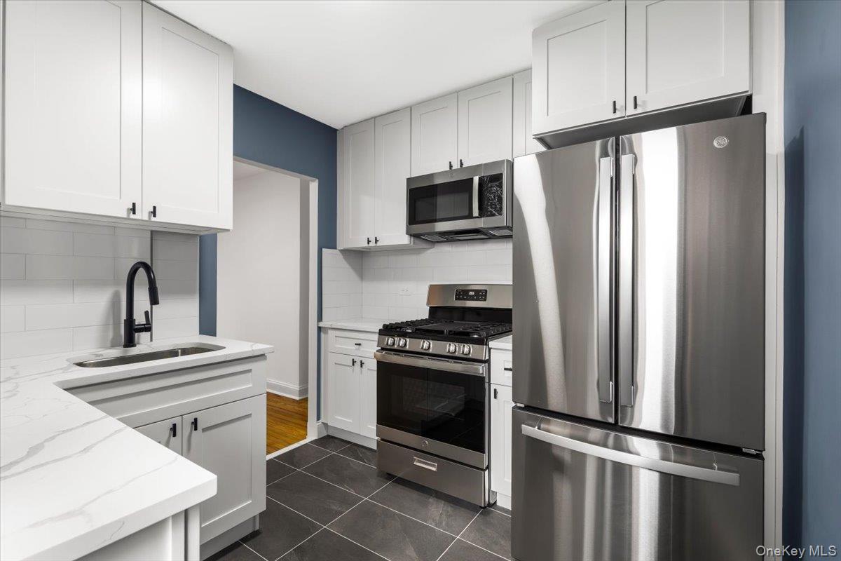 5645 Netherland Avenue, Unit 5C photo 14