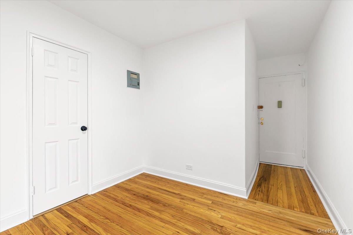 5645 Netherland Avenue, Unit 5C photo 6